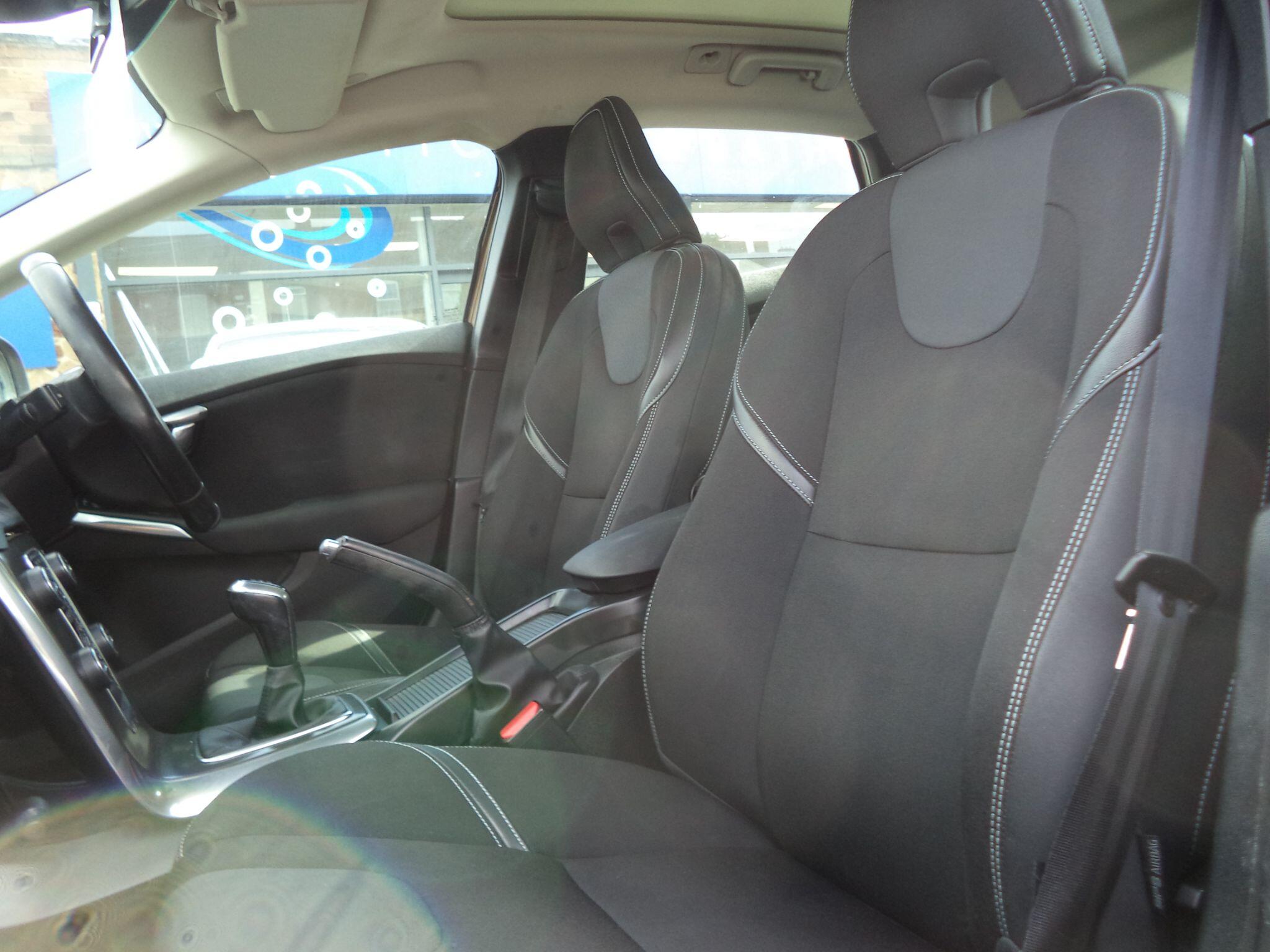 Volvo V40 view 33