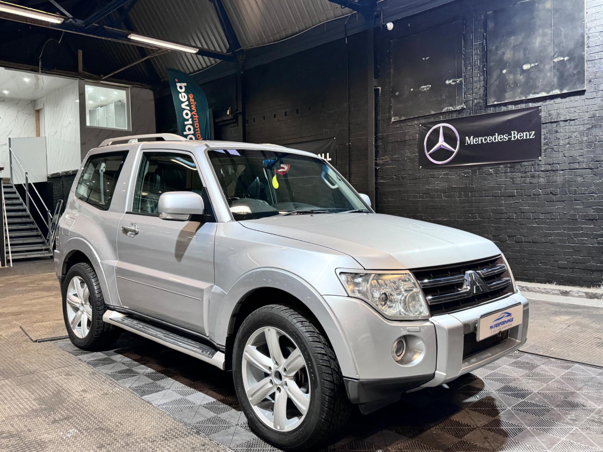 Mitsubishi Shogun view 34