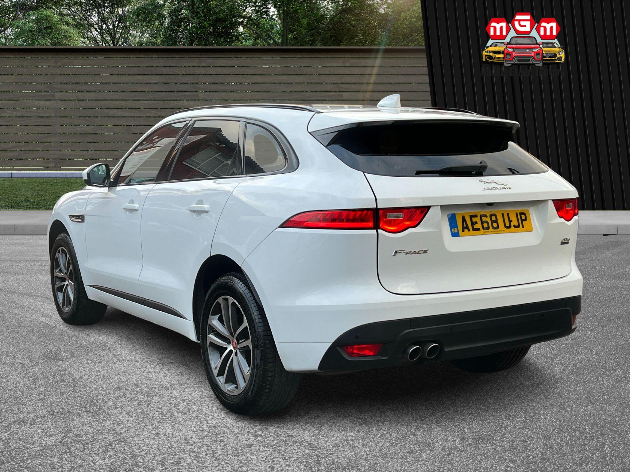 Jaguar F-Pace view 5