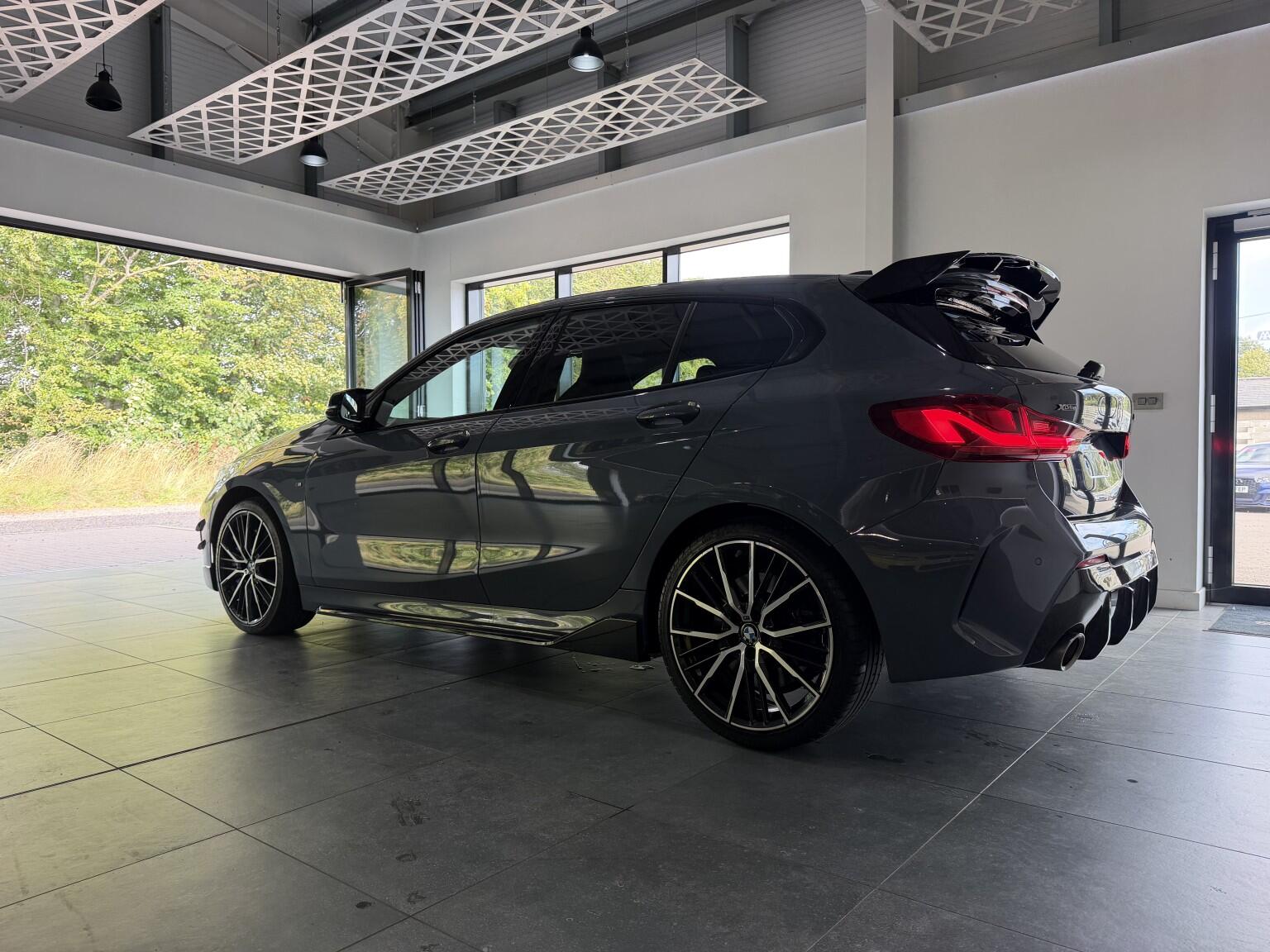BMW 1 Series view 30