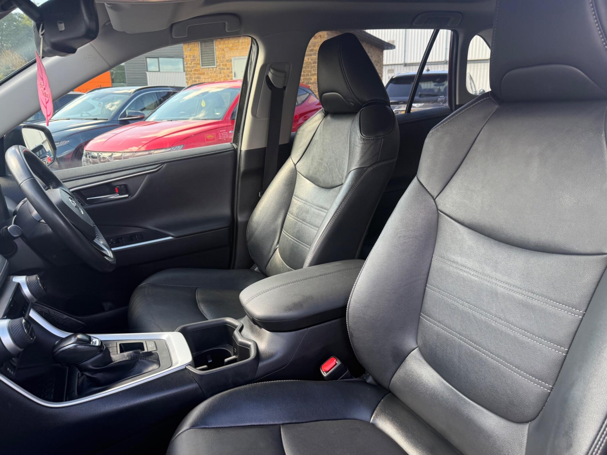 Toyota Rav4 view 10