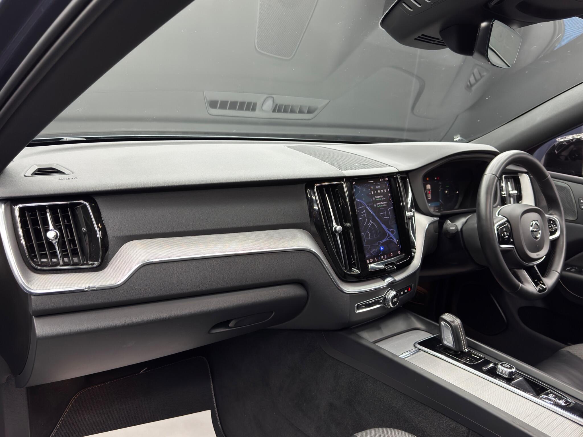 Volvo XC60 view 11