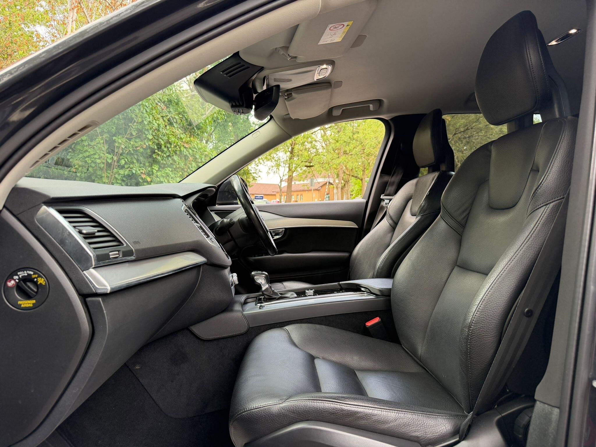 Volvo XC90 view 15