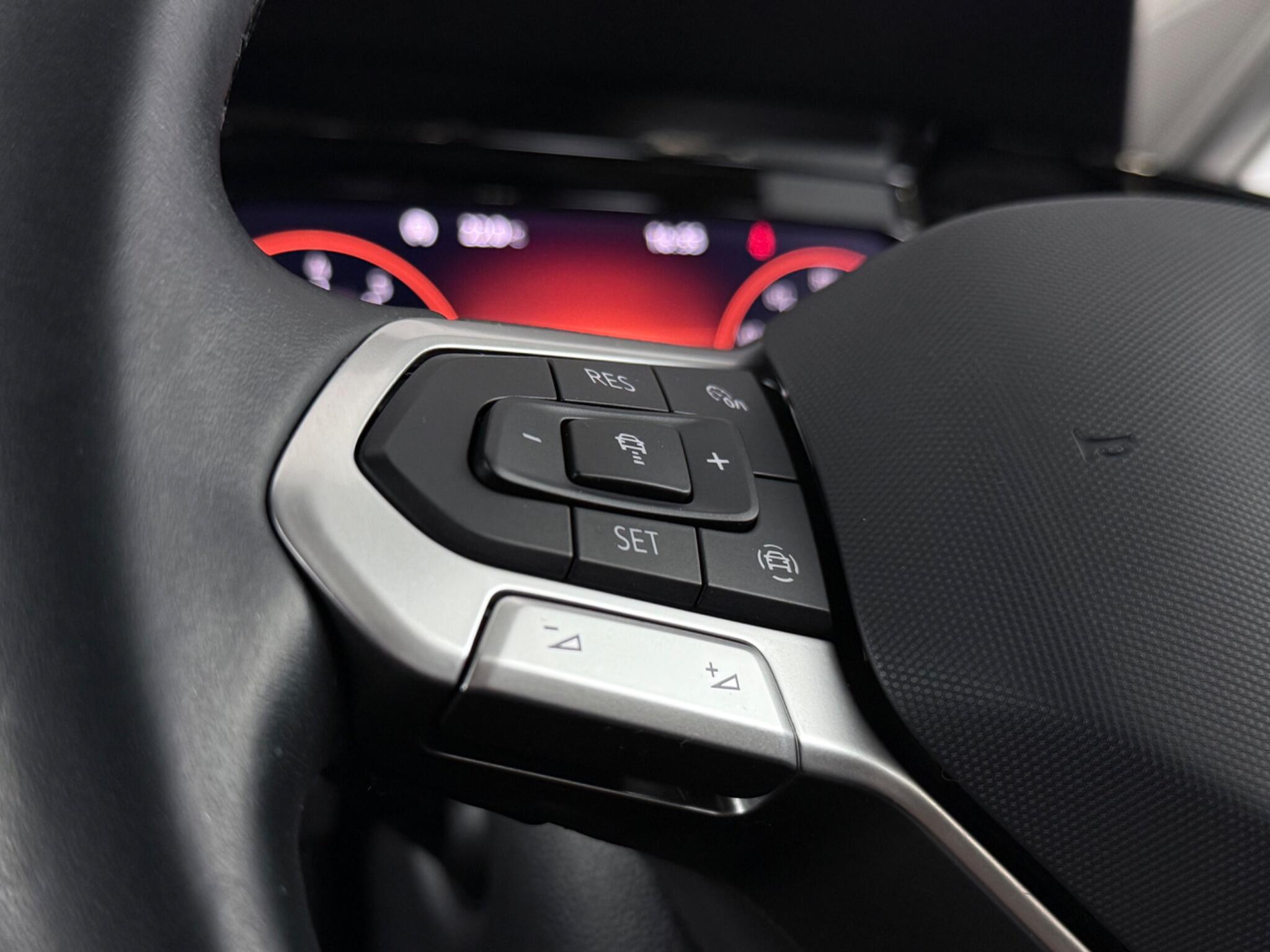 Volkswagen Golf view 11