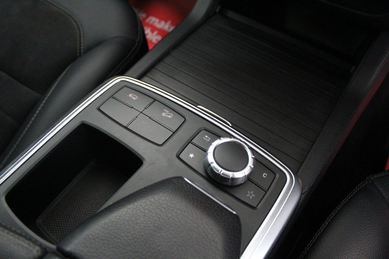 Mercedes-Benz M-Class view 43