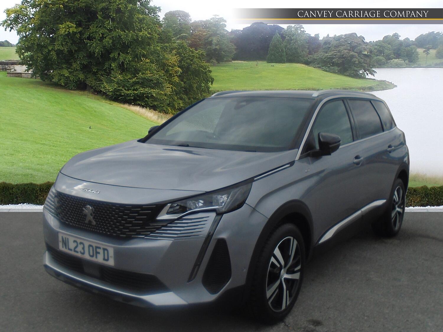 Peugeot 5008 view 2