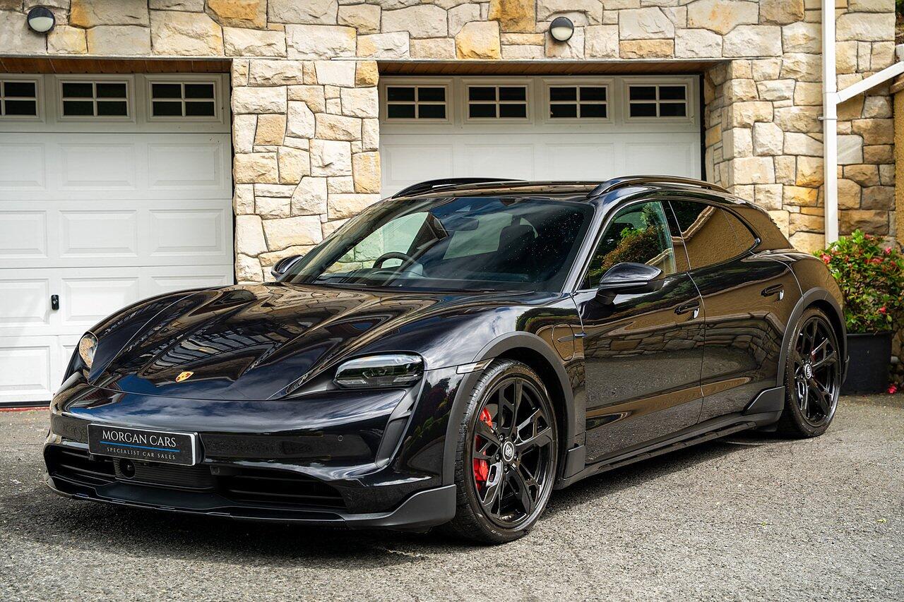 Porsche Taycan view 33