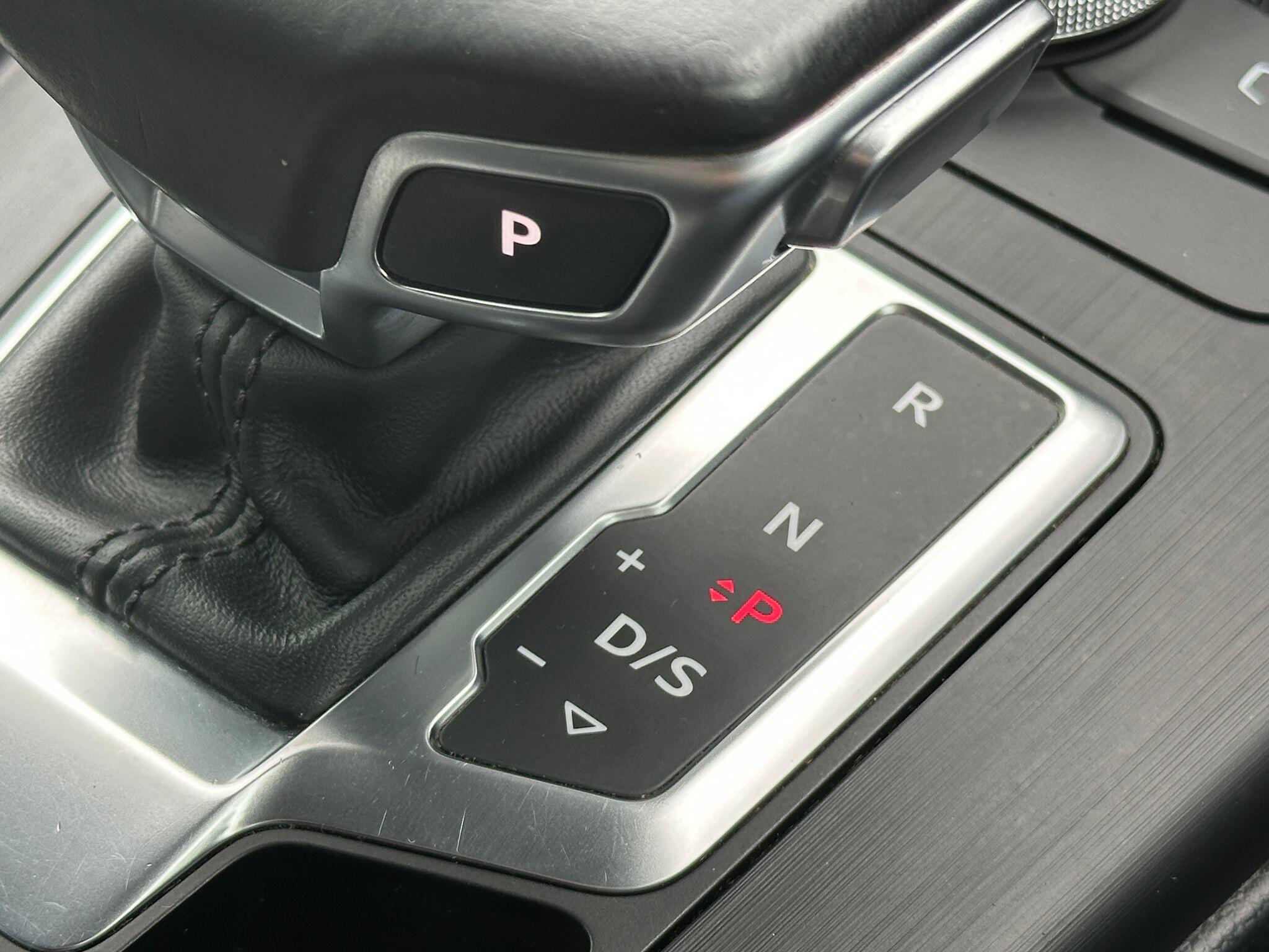 Audi A4 Avant view 25