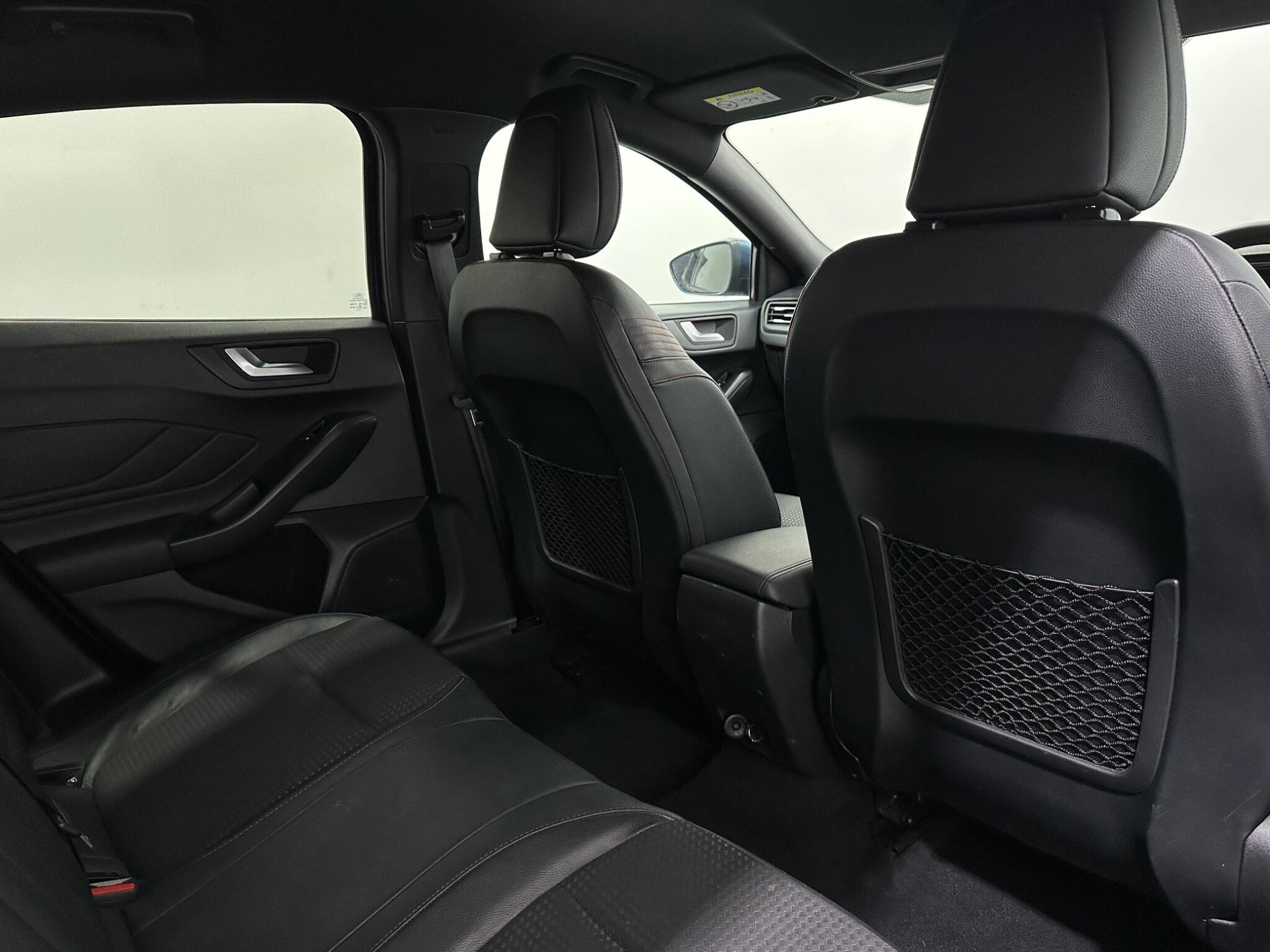 Ford Focus view 42
