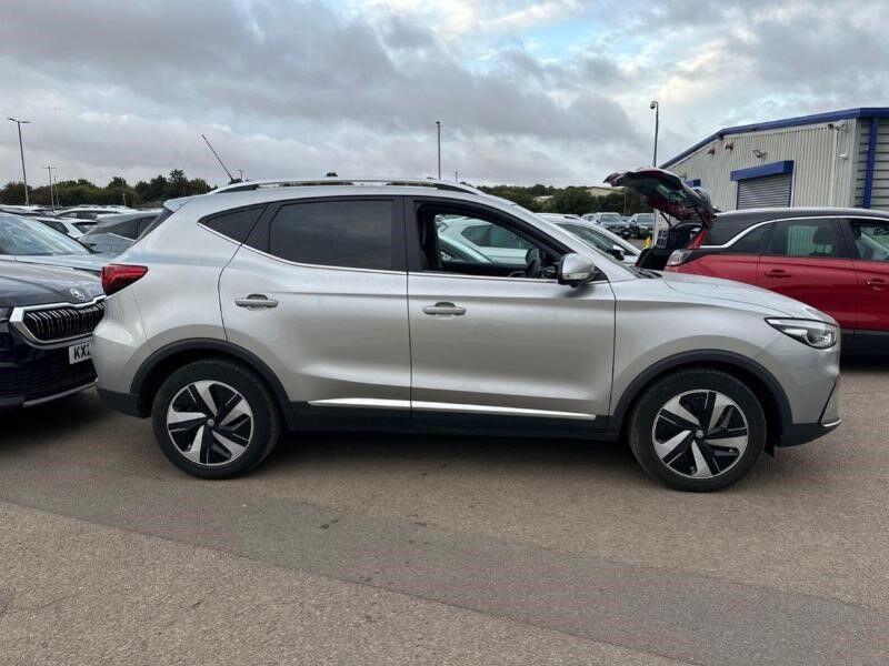 MG MG ZS view 3