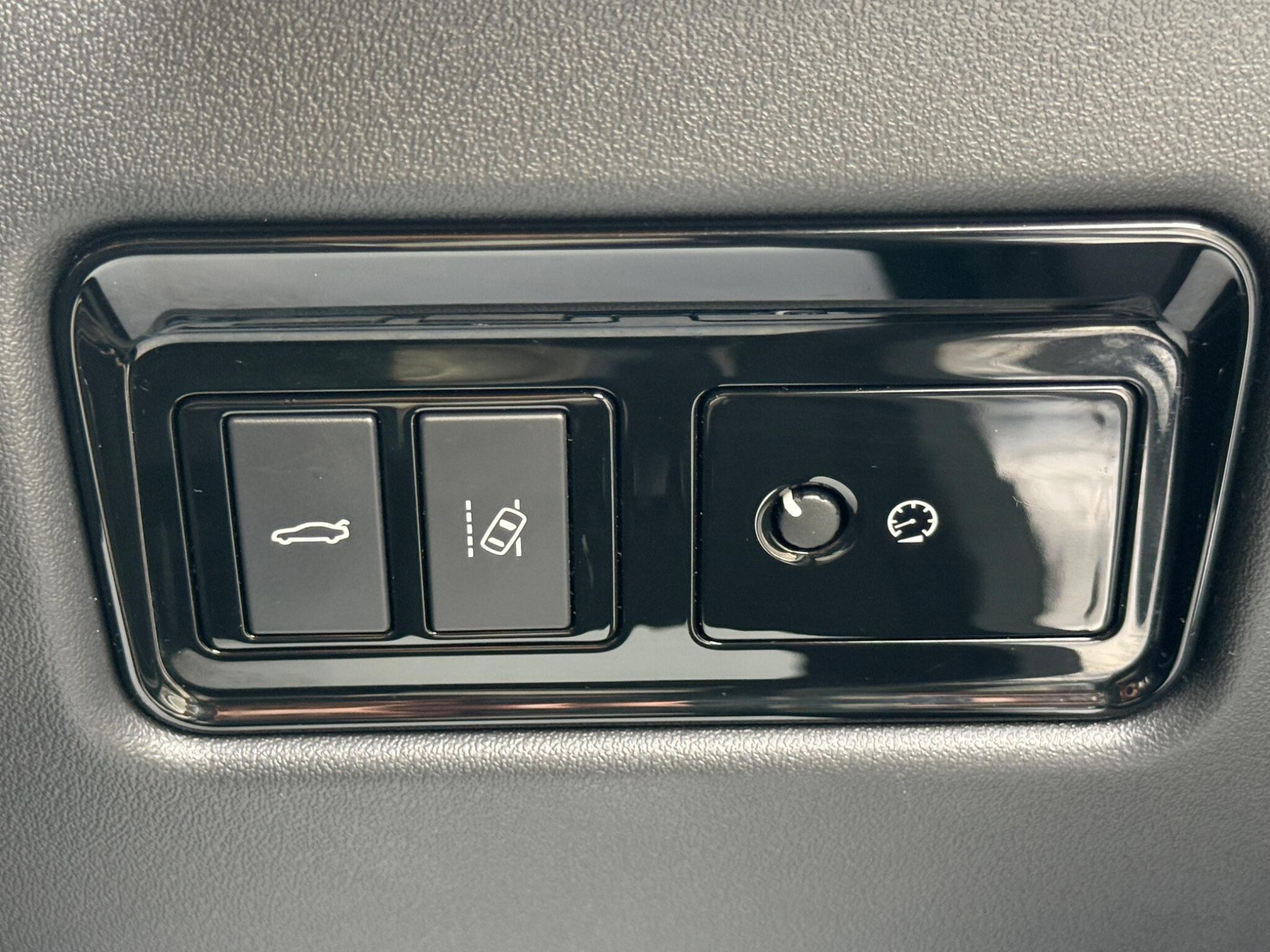 Jaguar XF - Image 68