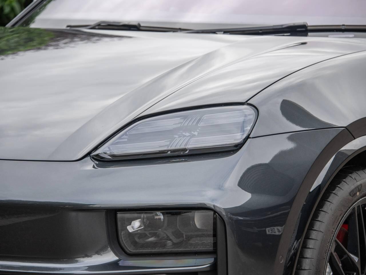 Porsche Macan view 10