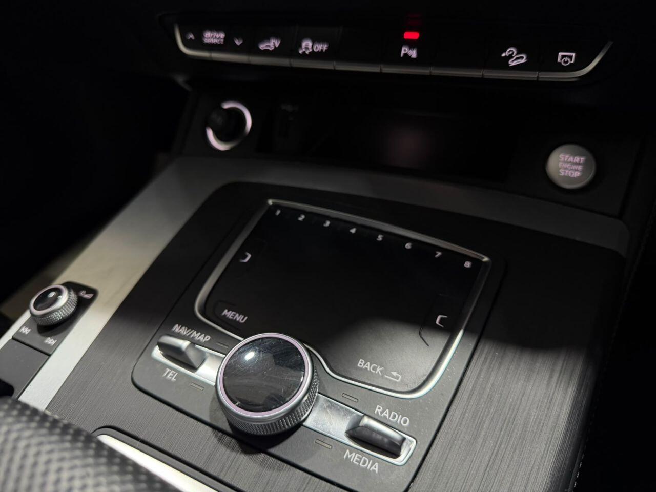 Audi Q5 view 24