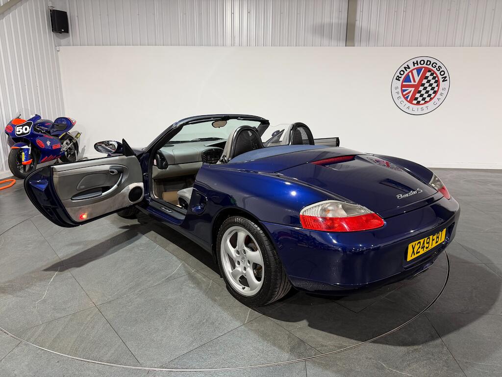 Porsche Boxster view 35