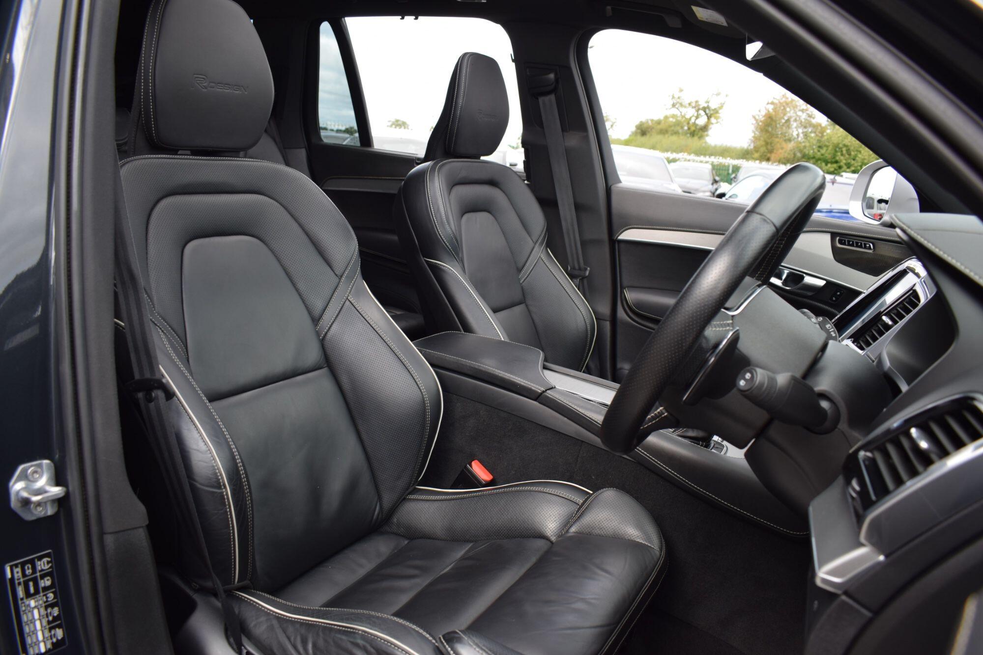 Volvo XC90 view 15