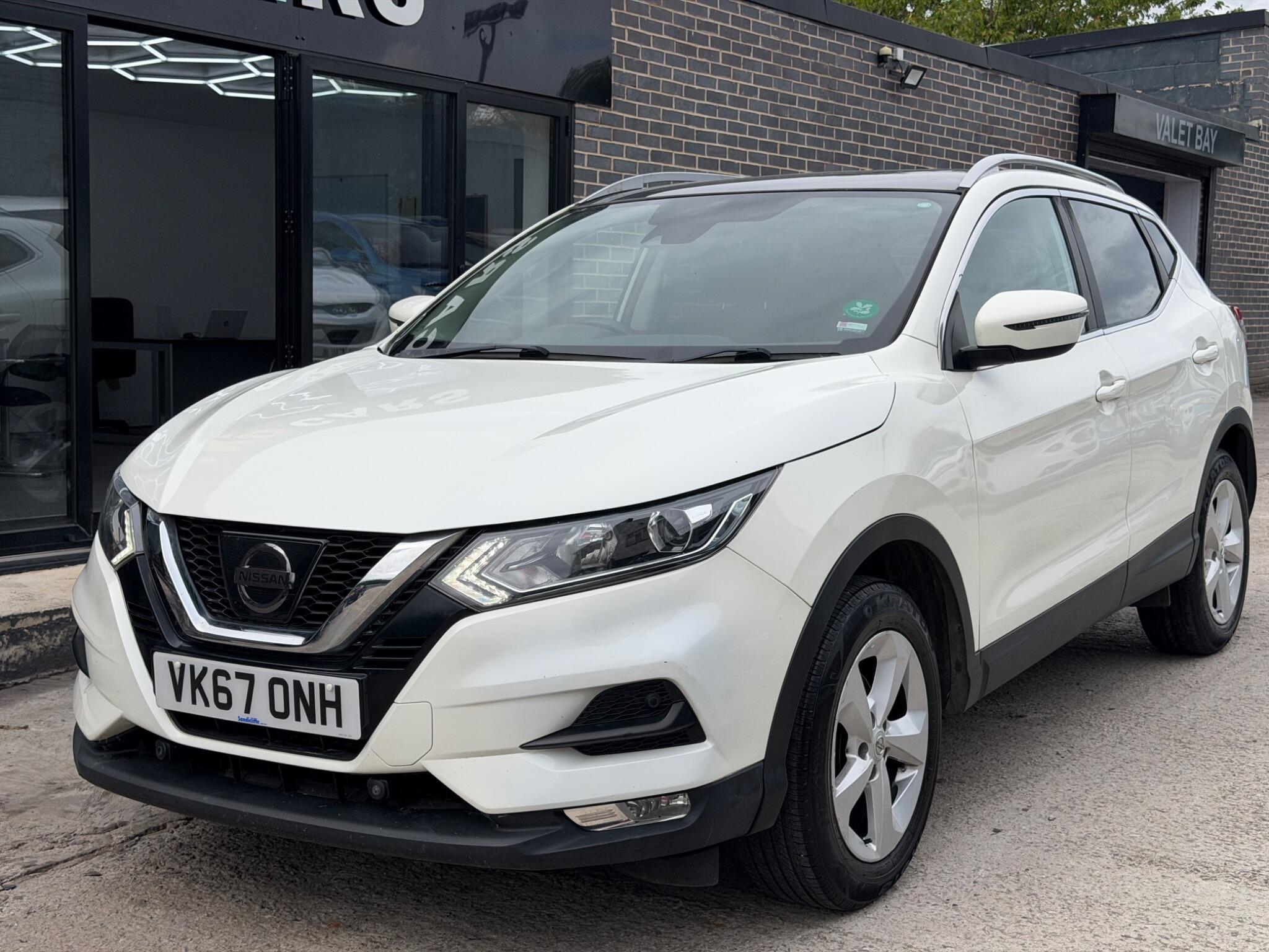 2017 Nissan Qashqai in White for sale