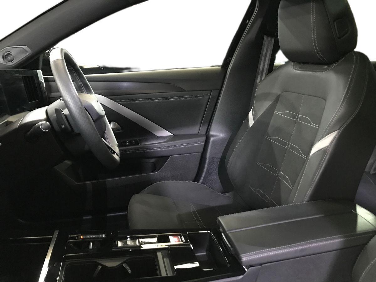 Vauxhall Astra view 6