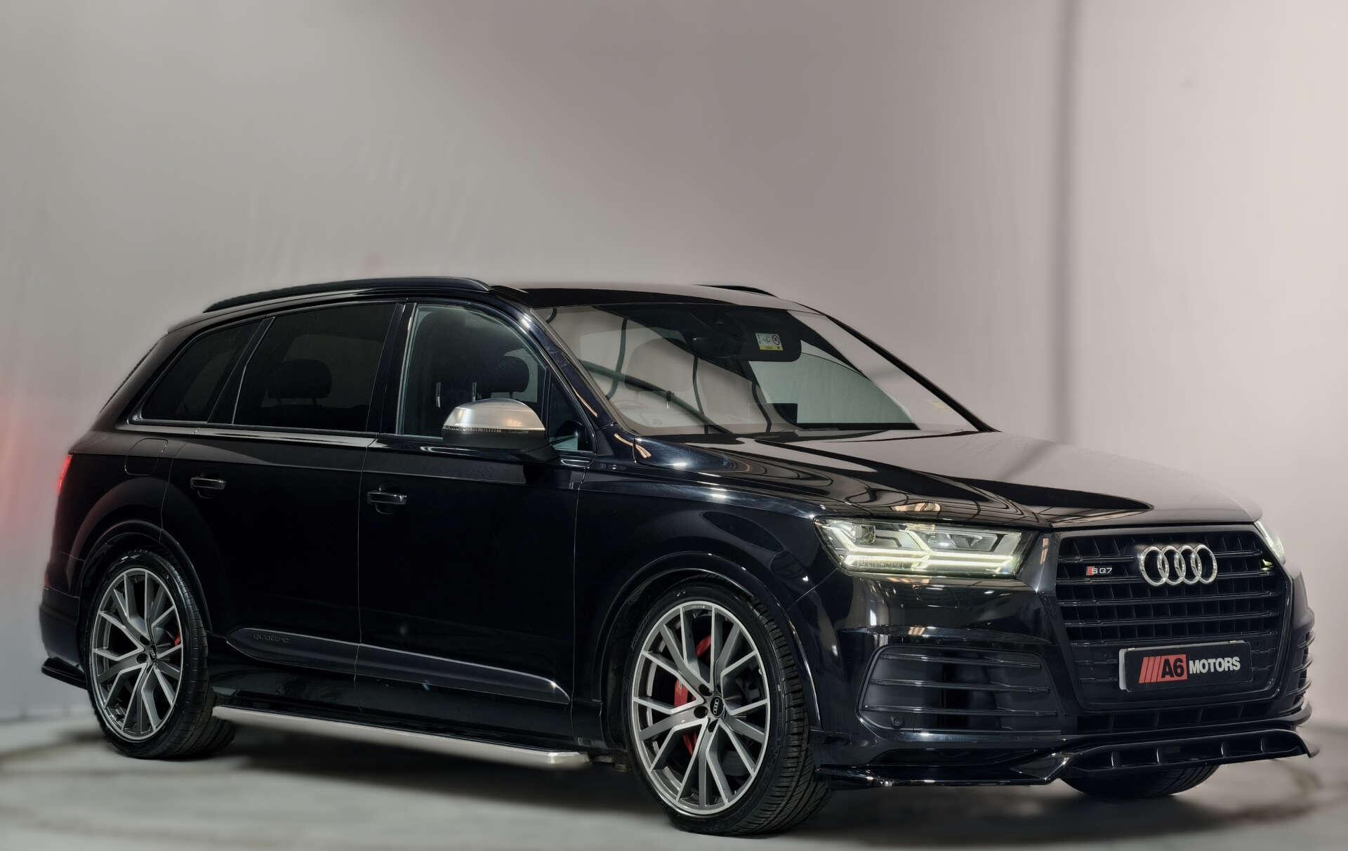 Audi SQ7 view 5