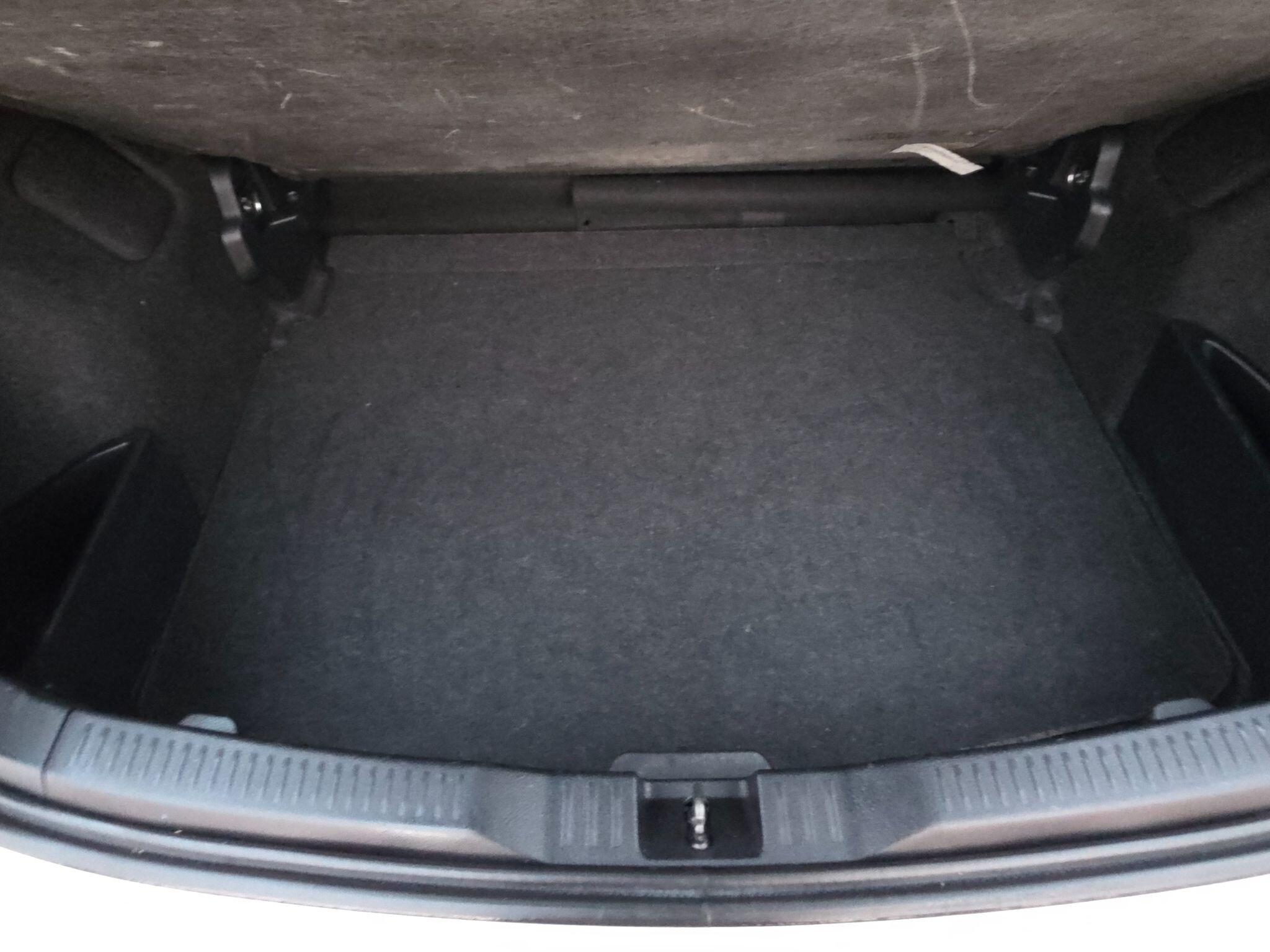 2013 Toyota Auris image 58