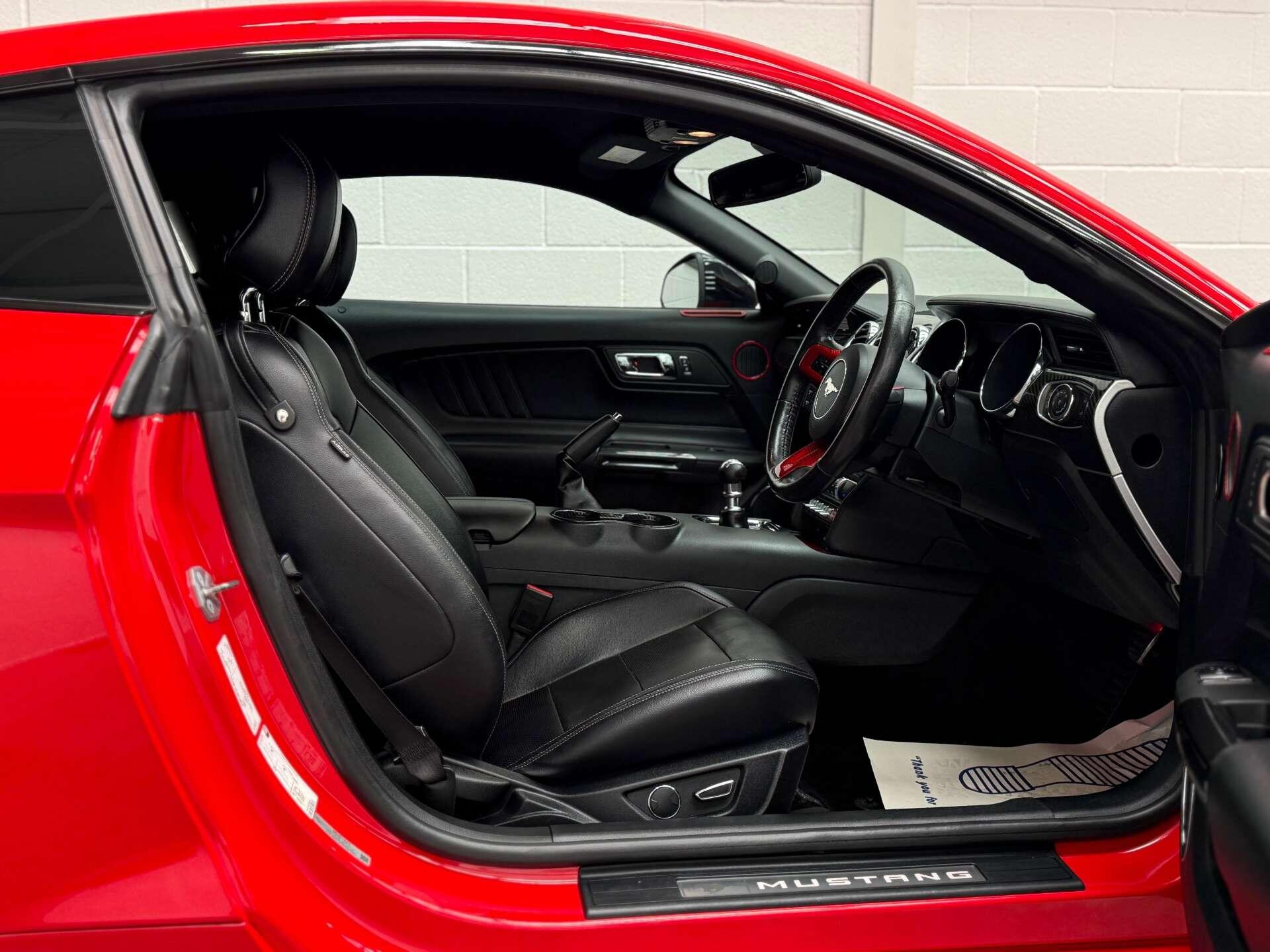 Ford Mustang view 18