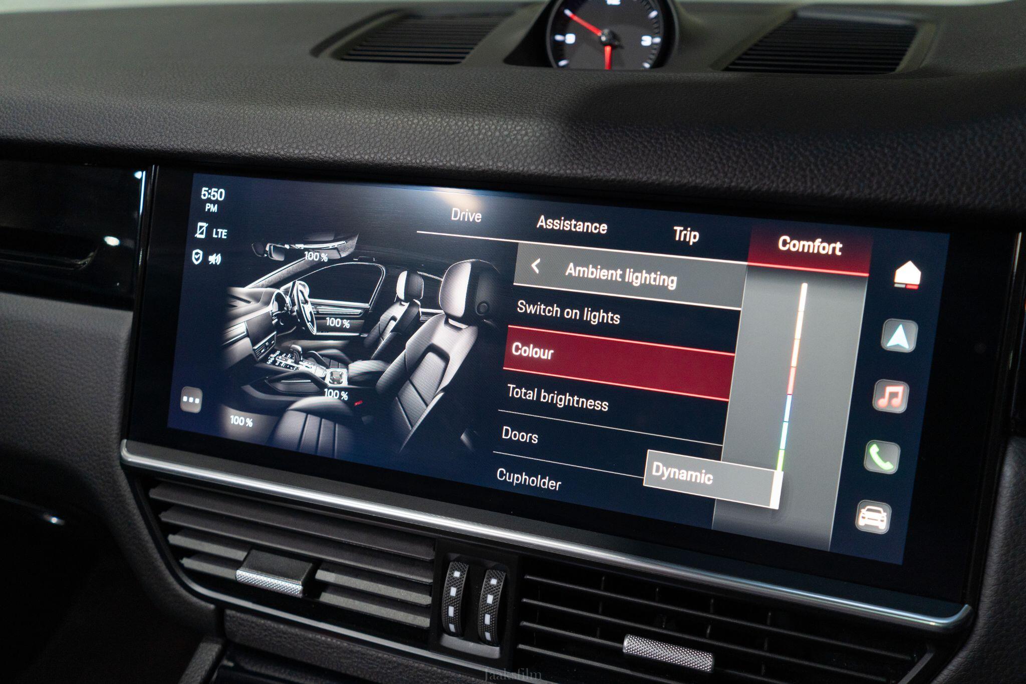 Porsche Cayenne view 26