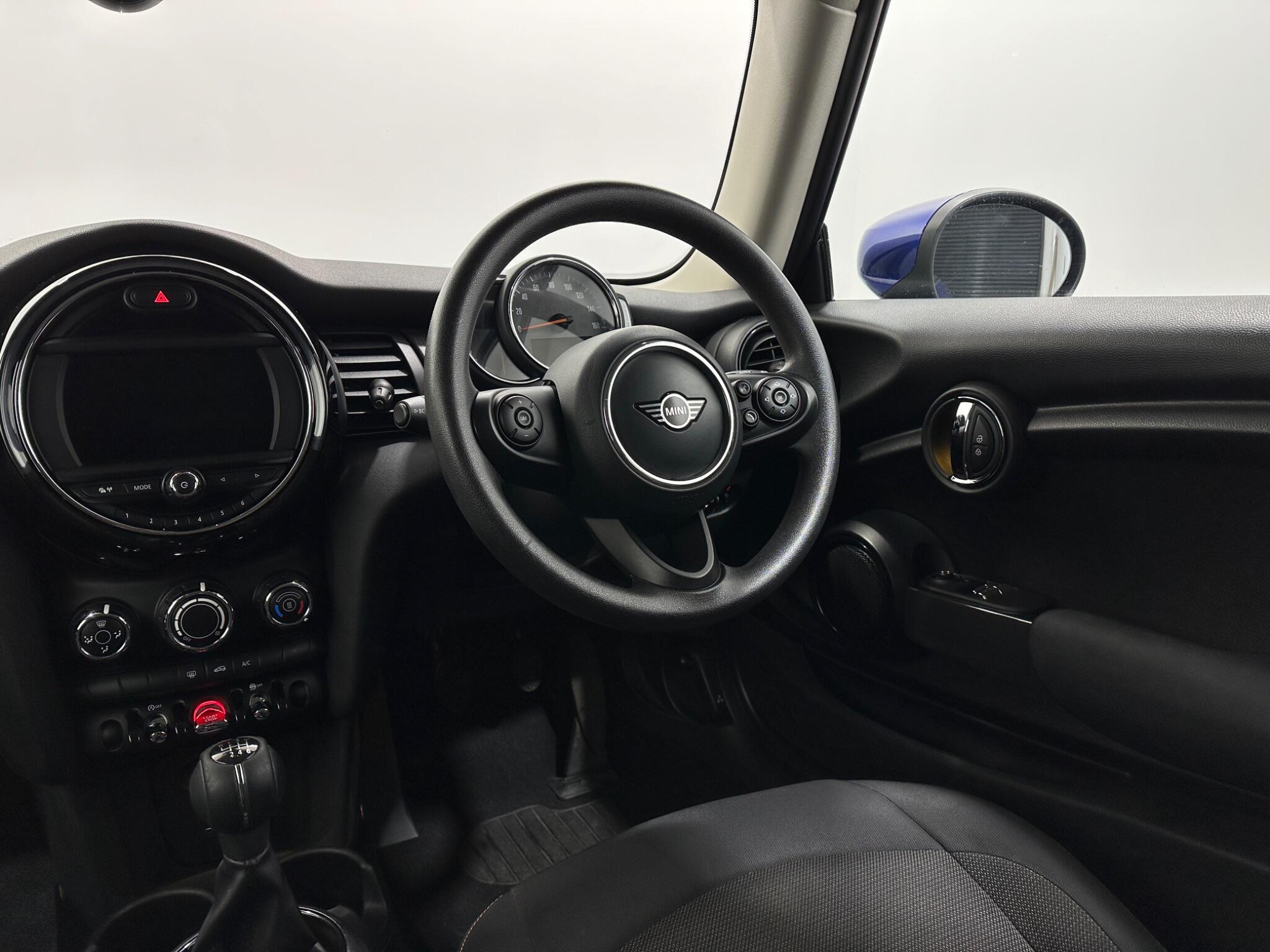 Mini Hatch view 11