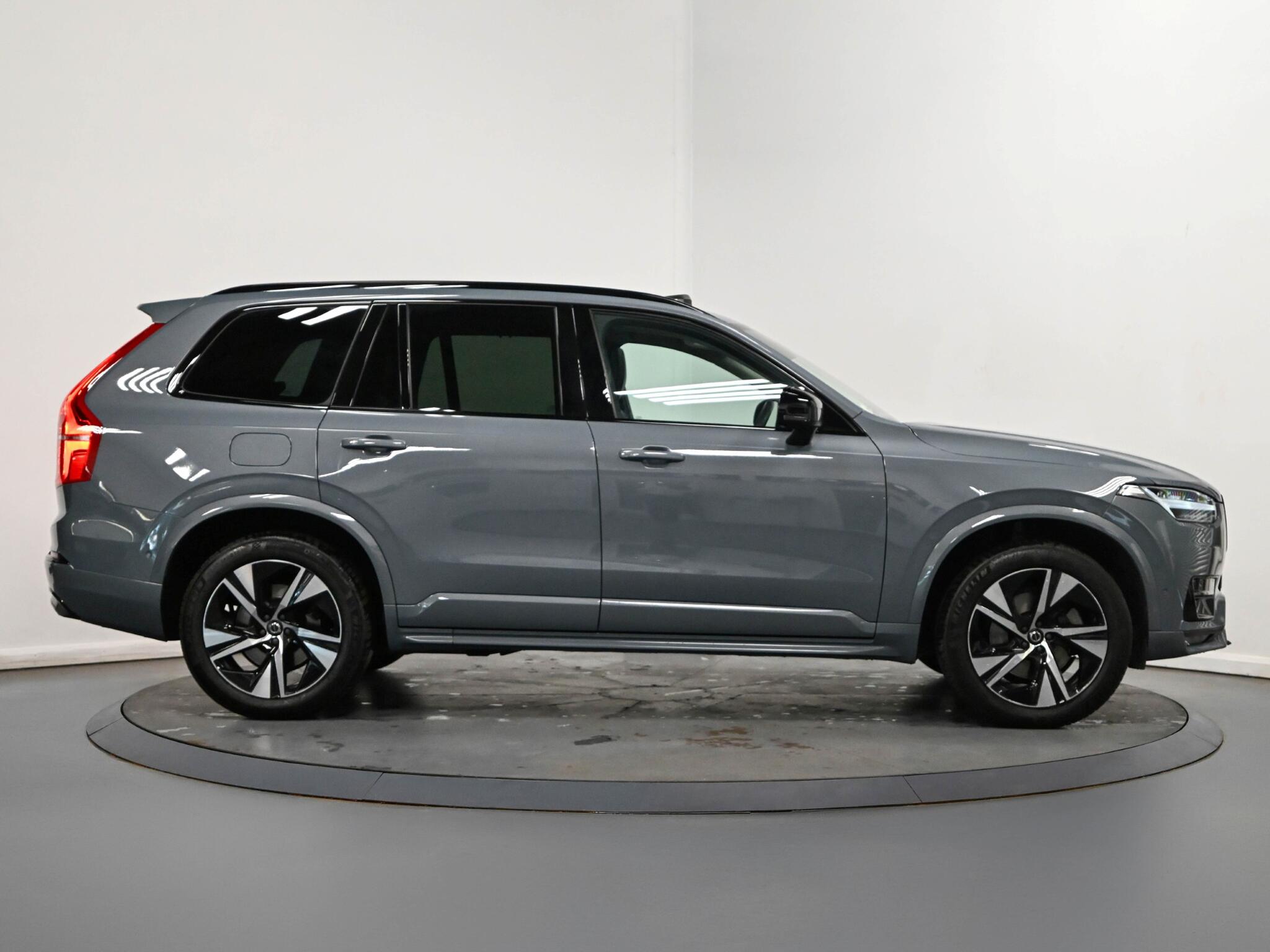 Volvo XC90 view 27
