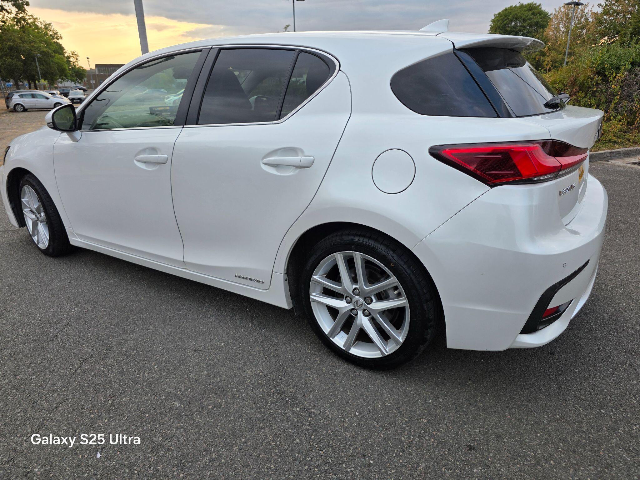 Lexus CT view 16