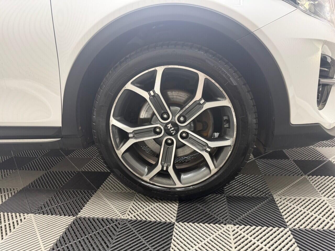 Kia Xceed view 4