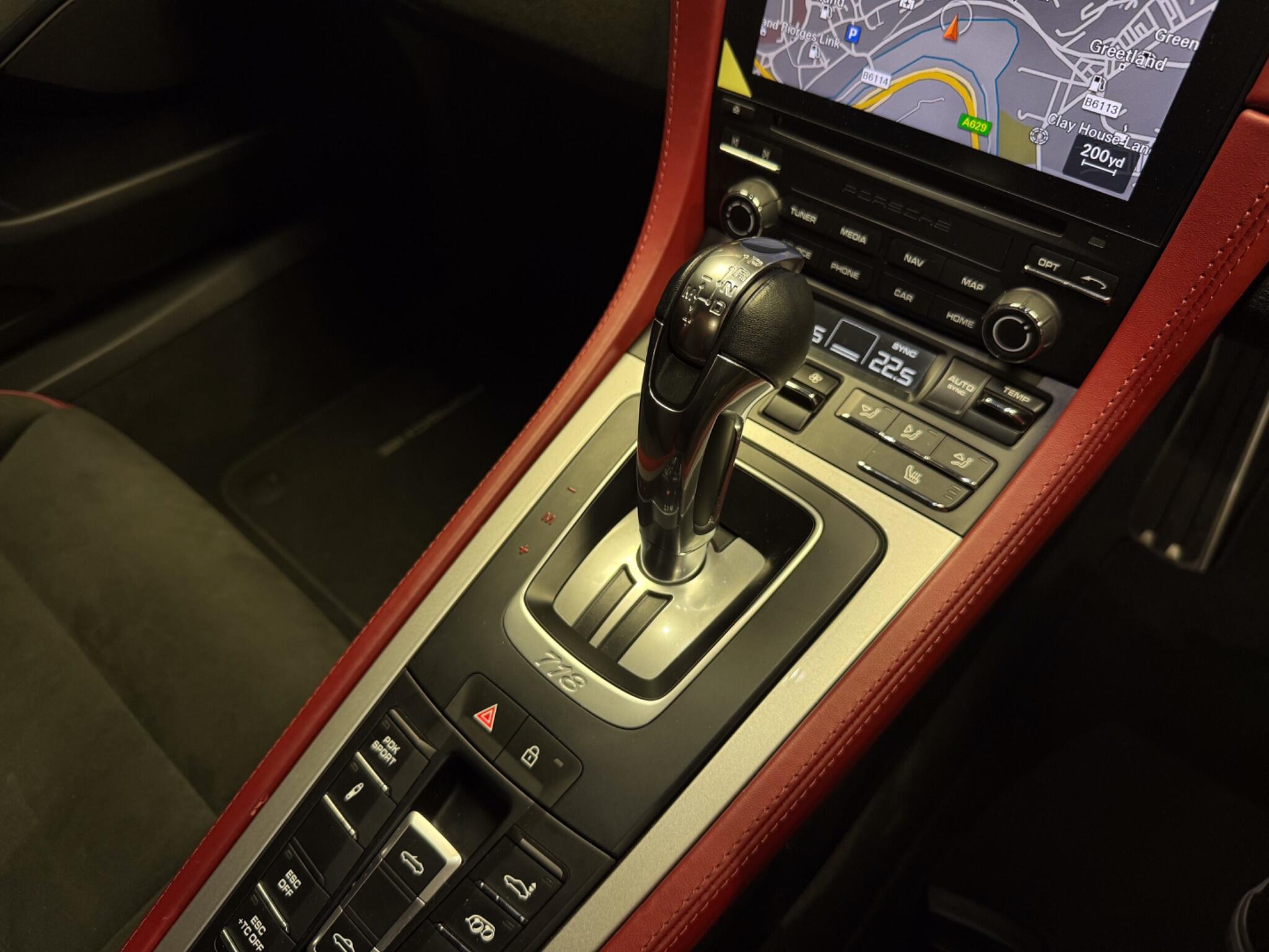 Porsche 718 Spyder view 28