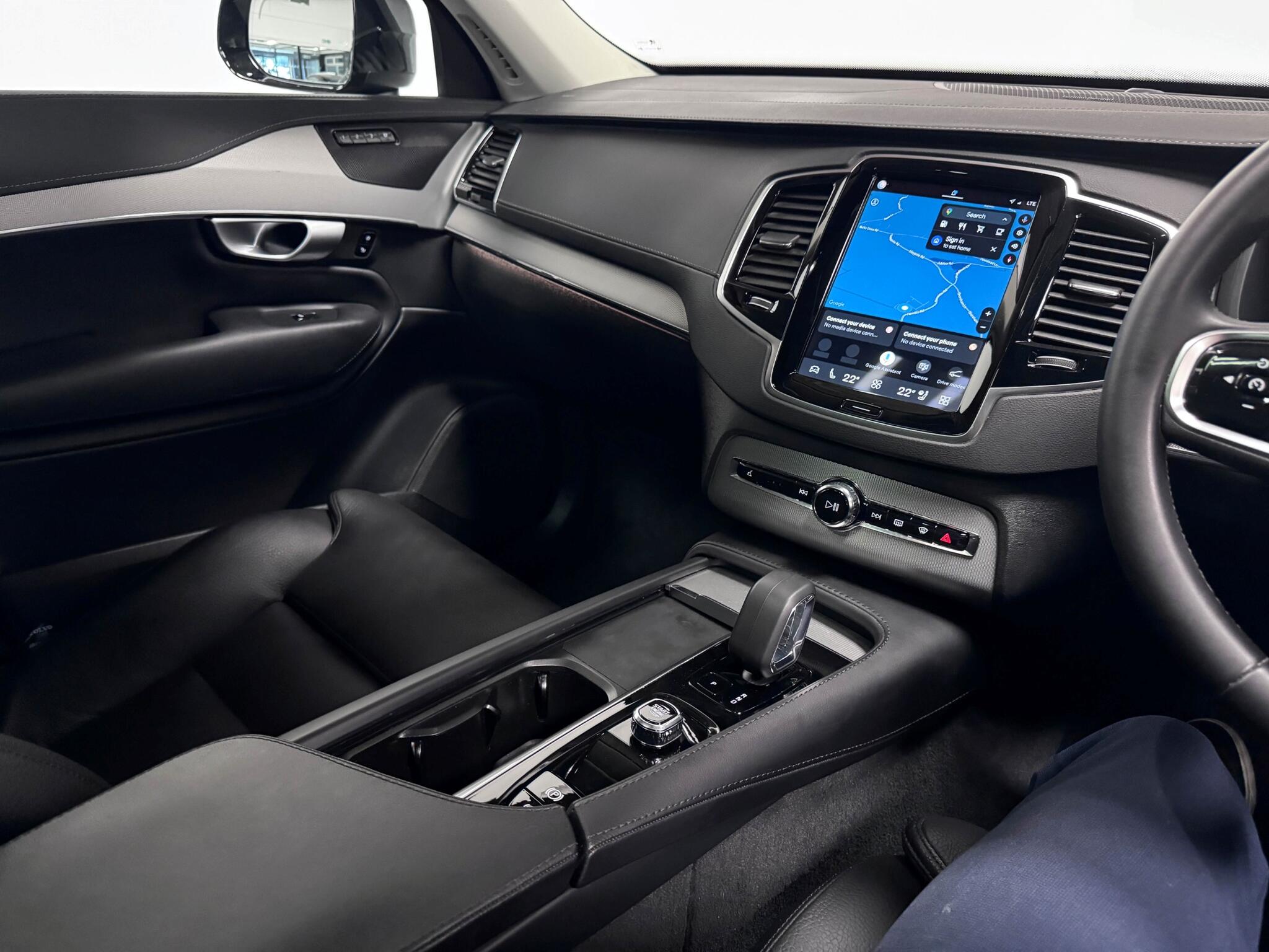 Volvo XC90 view 36
