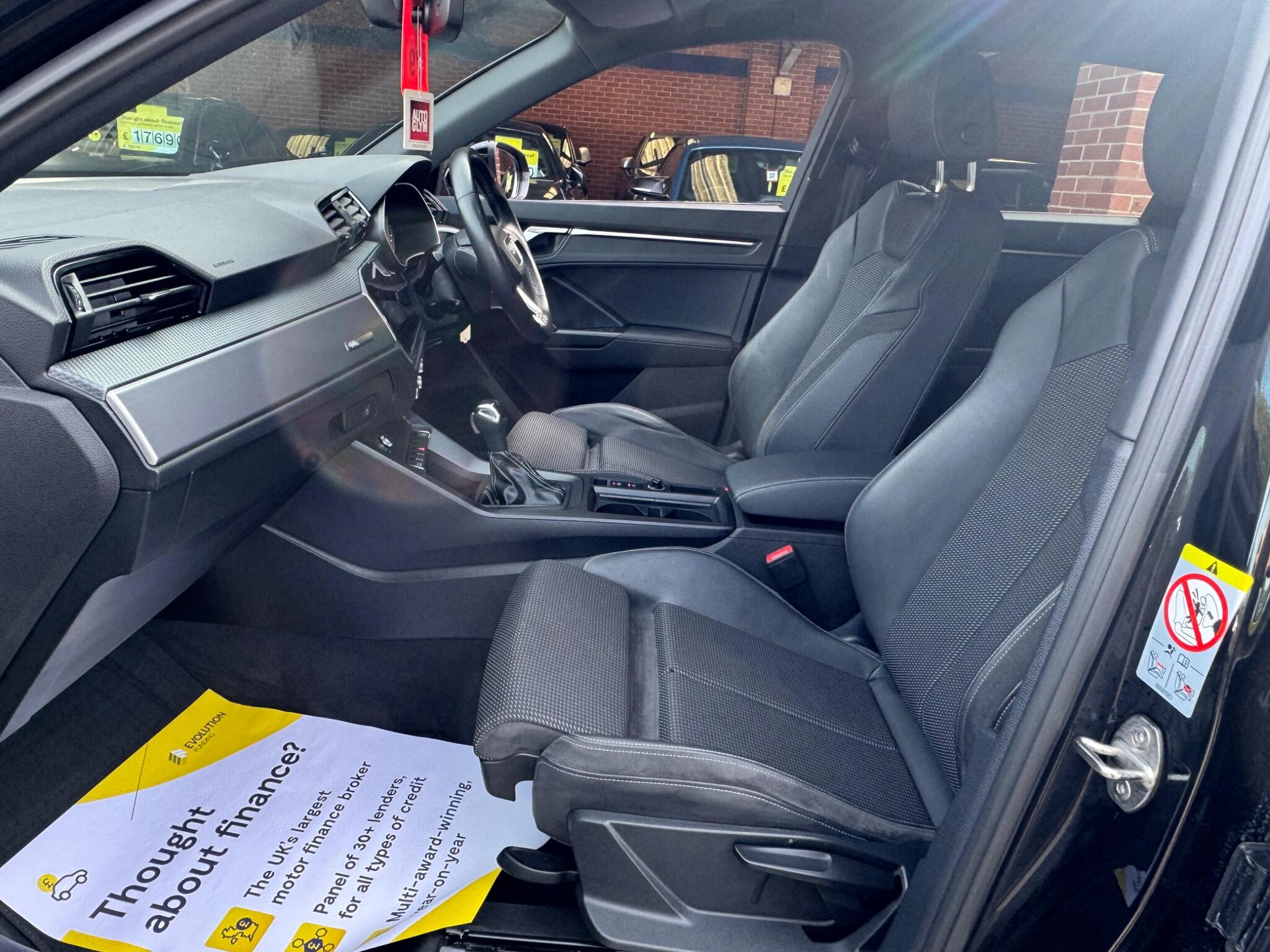 Audi Q3 view 6