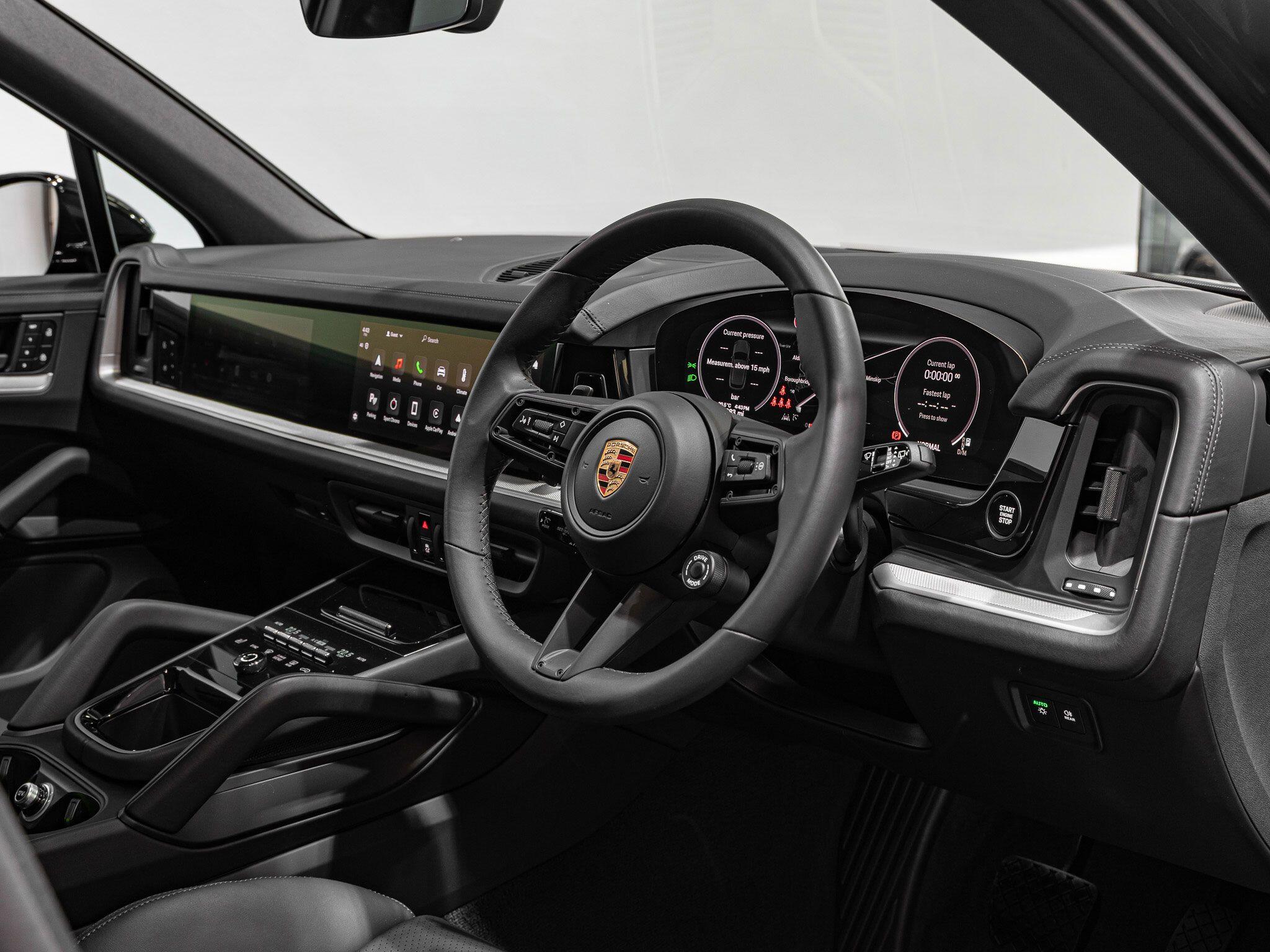 Porsche Cayenne view 13