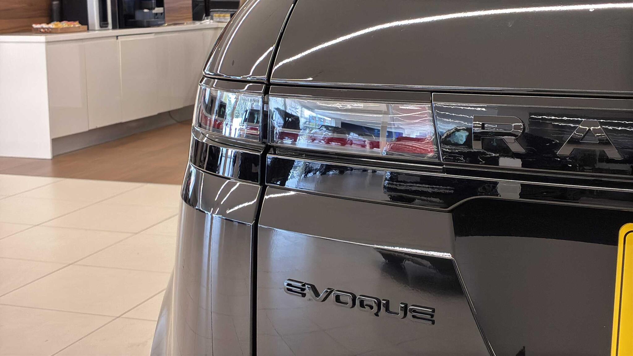 Land Rover Range Rover Evoque view 19