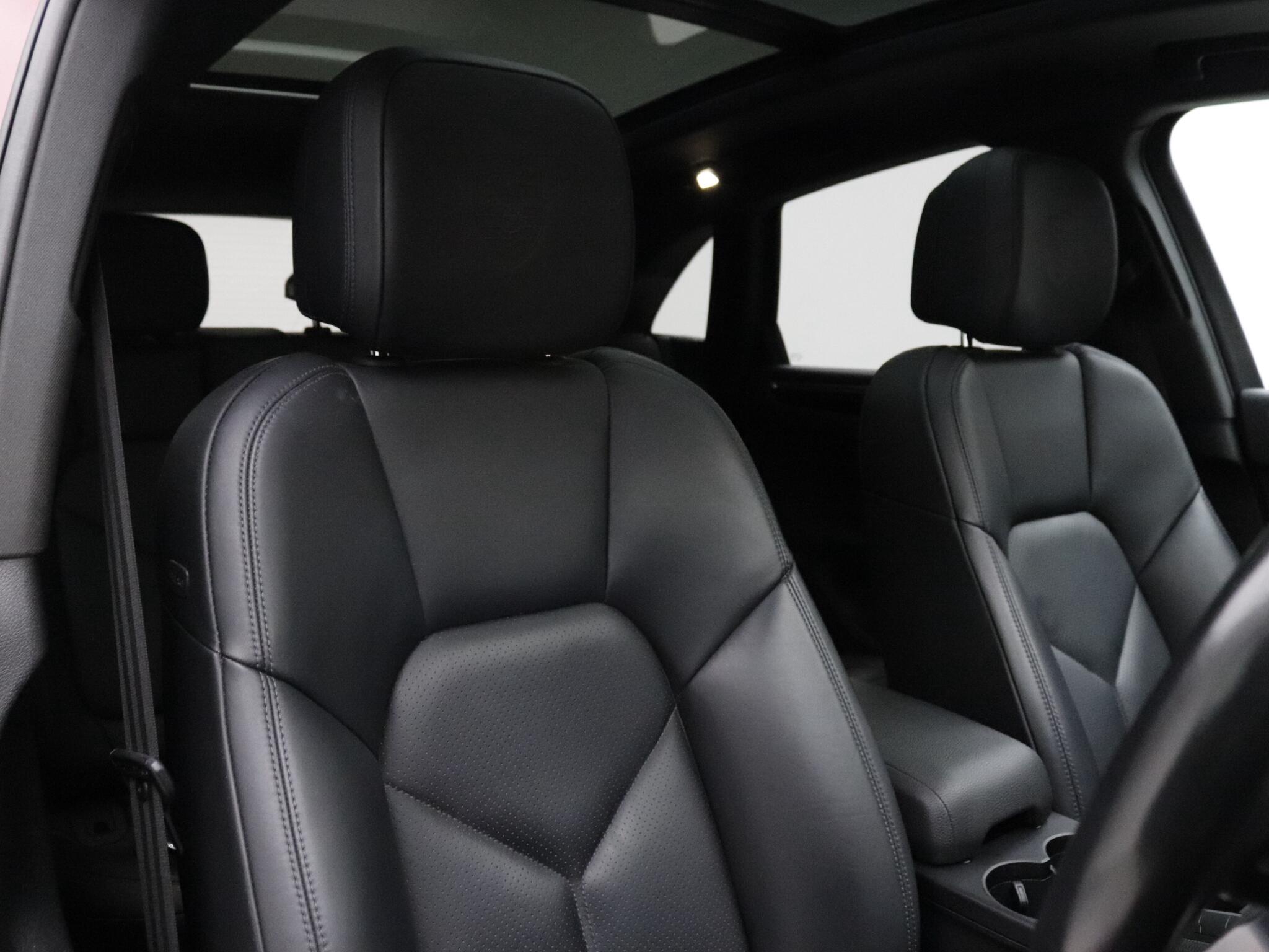 Porsche Macan view 27