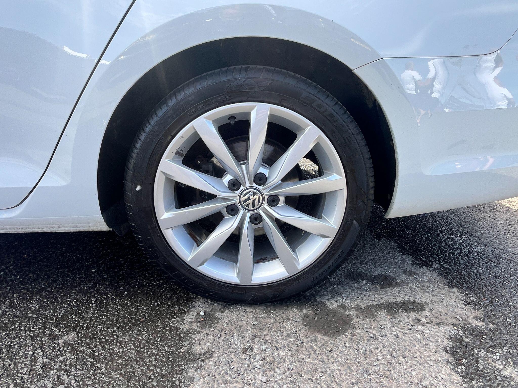 Volkswagen Golf view 10