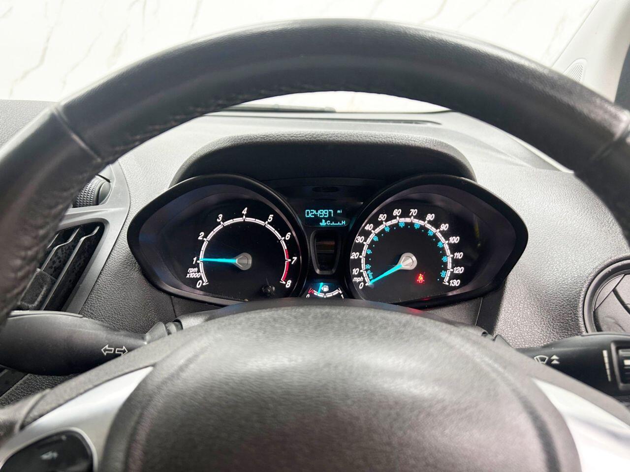 Ford Transit Courier view 18