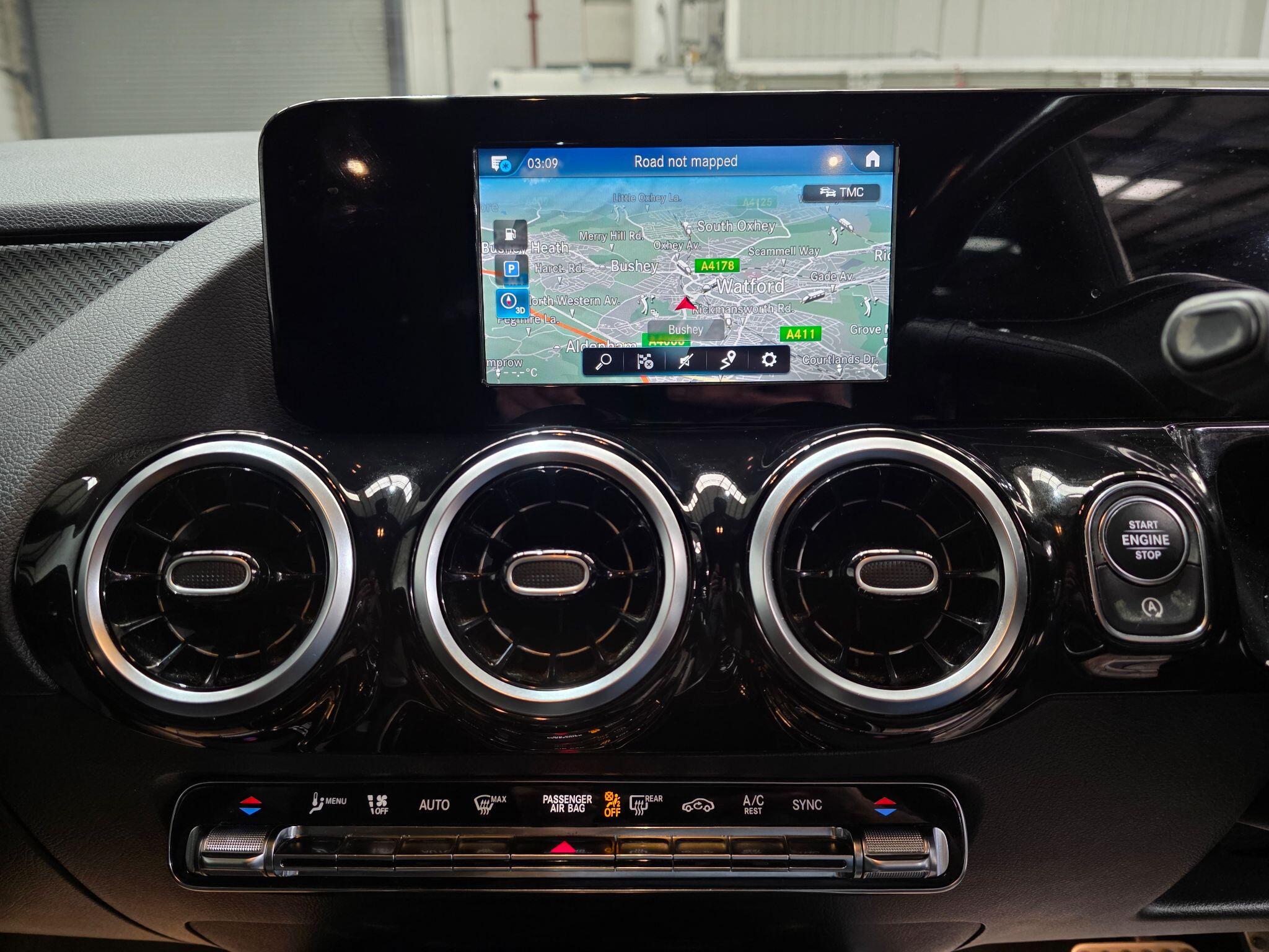 Mercedes-Benz Gla view 7