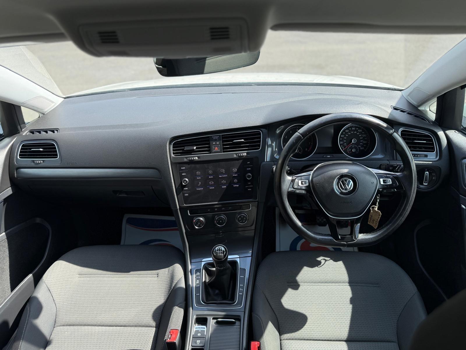 Volkswagen Golf view 21