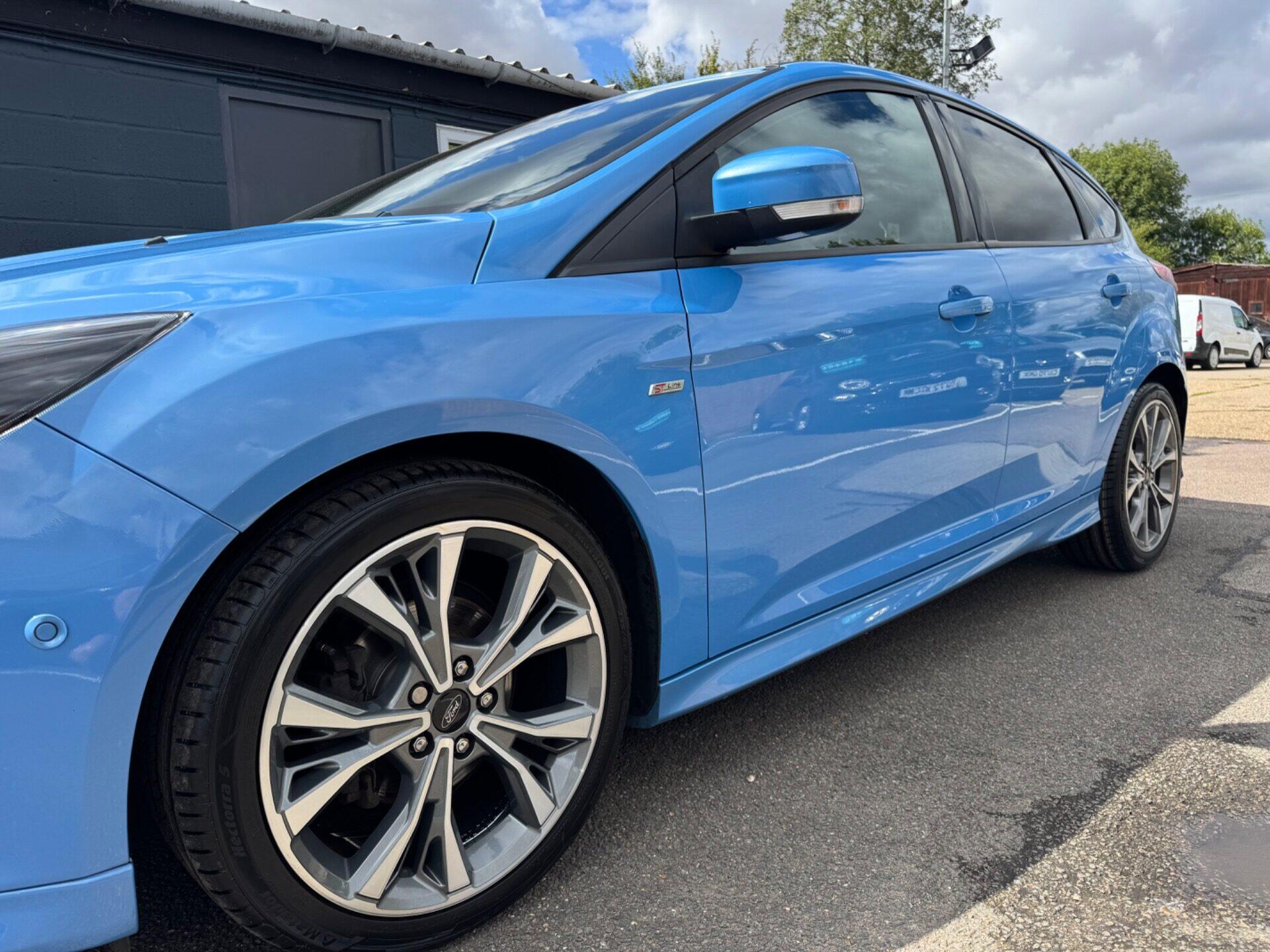 Ford Focus view 19