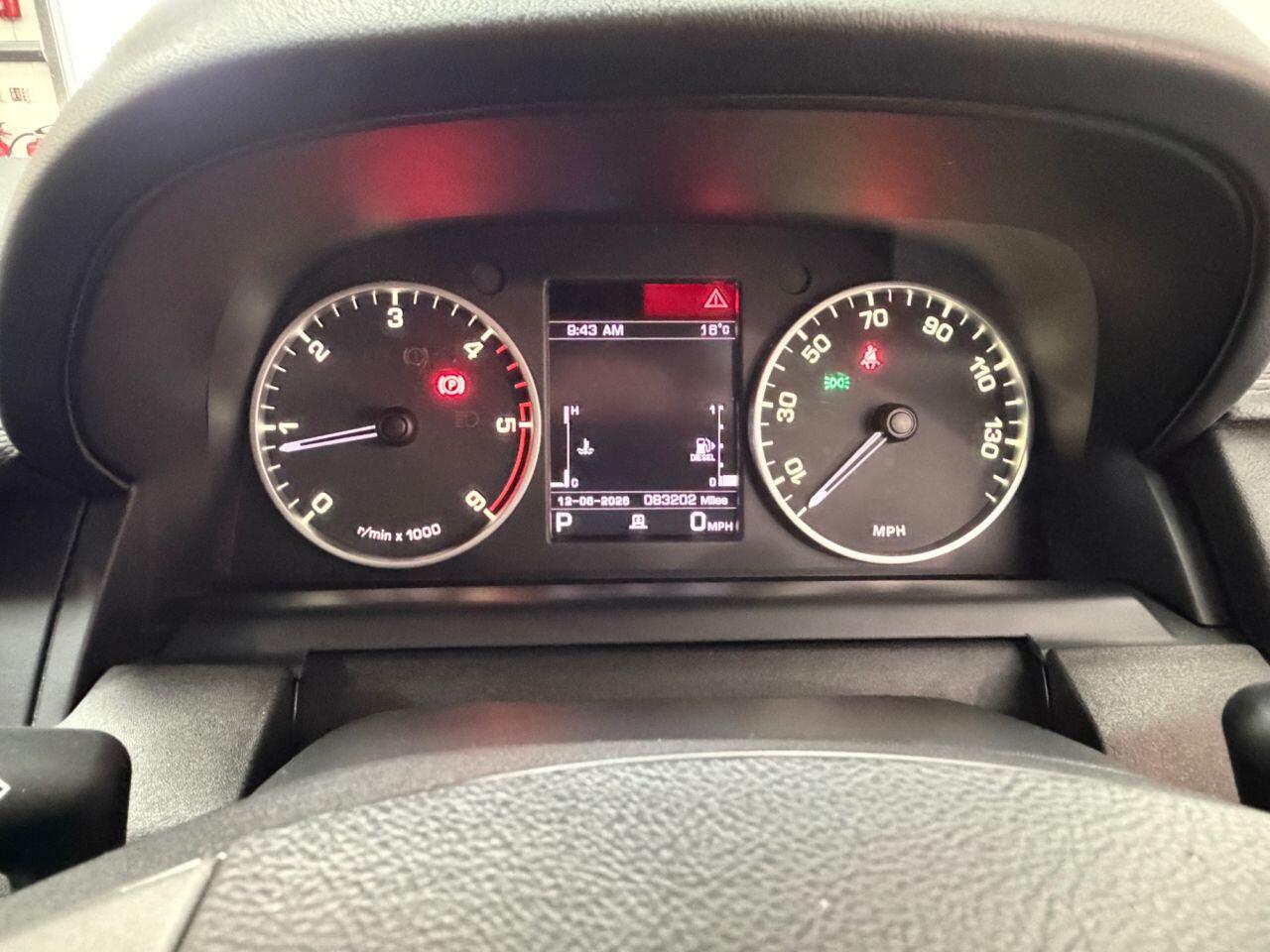 Land Rover Discovery 4 view 12