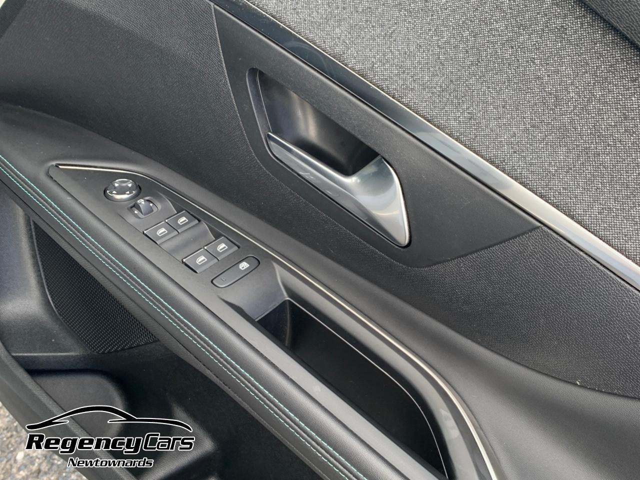 Peugeot 5008 view 23