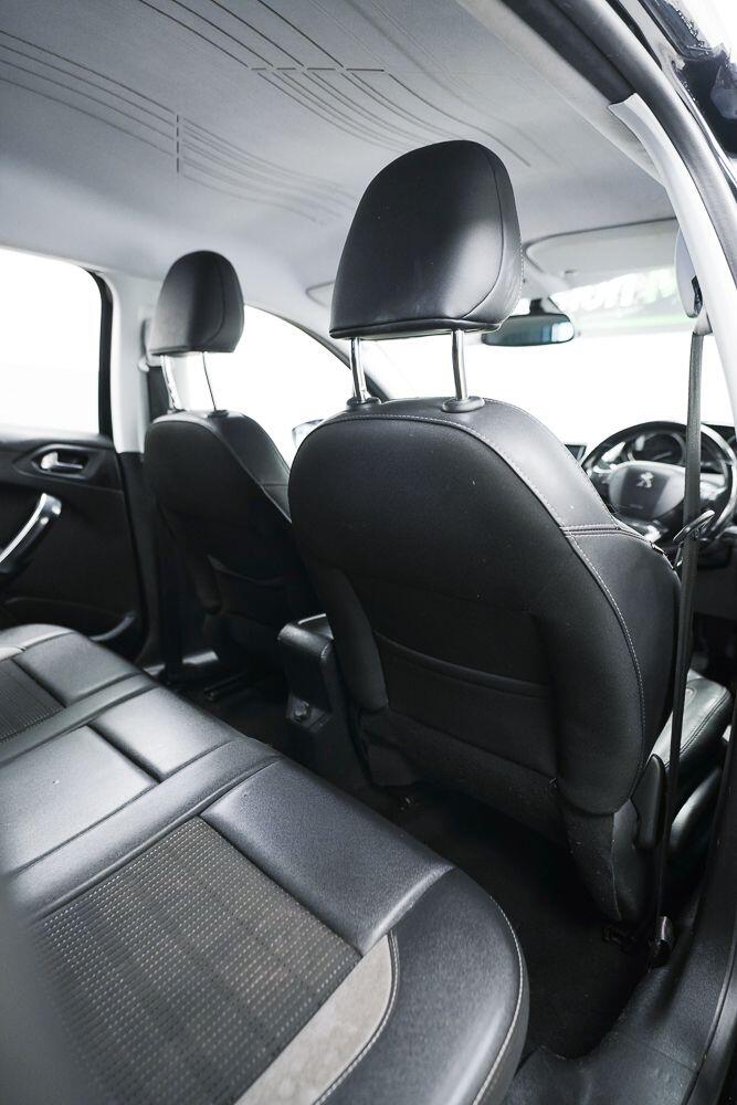 Peugeot 2008 view 17
