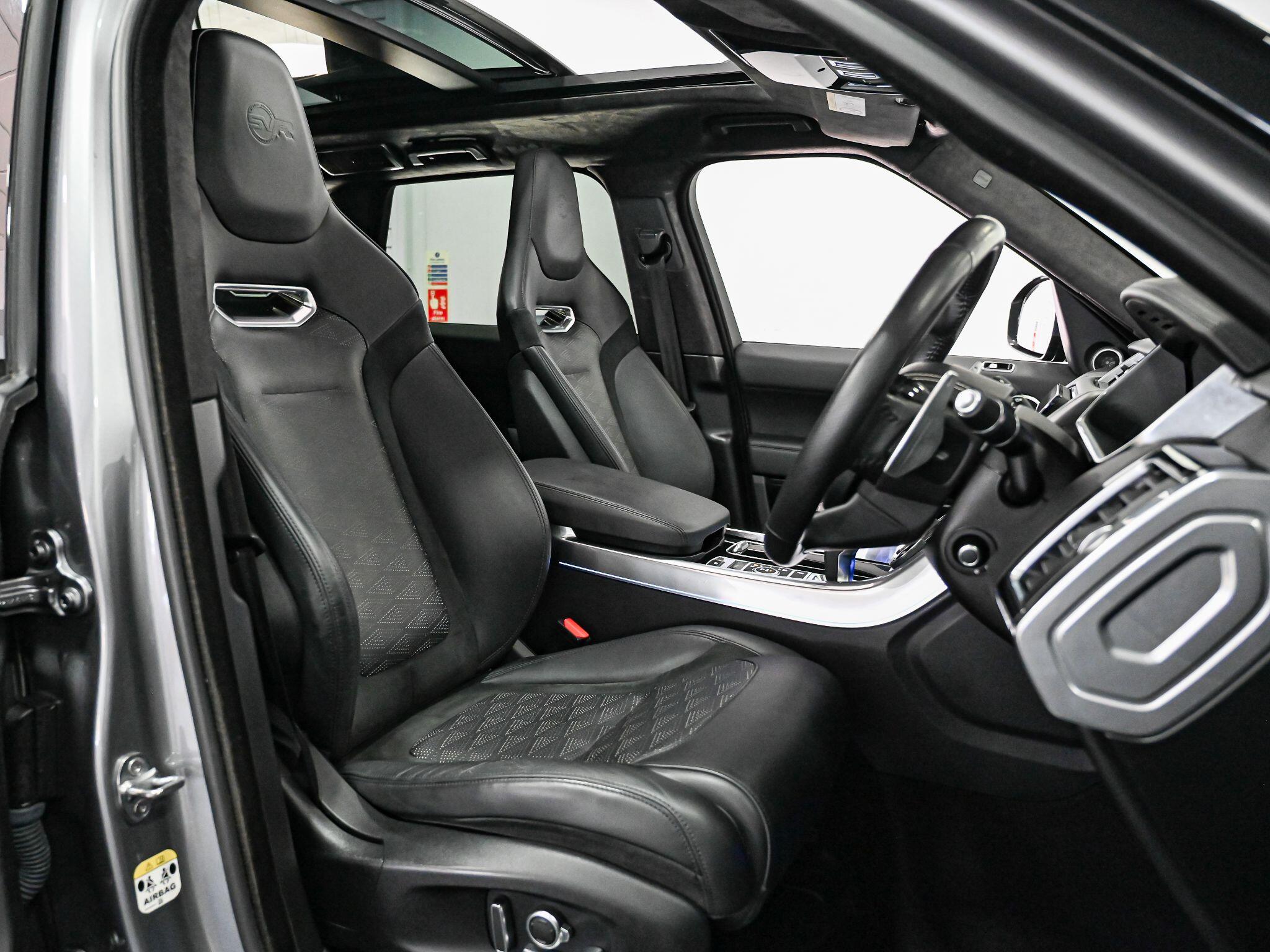 Land Rover Range Rover Sport view 3