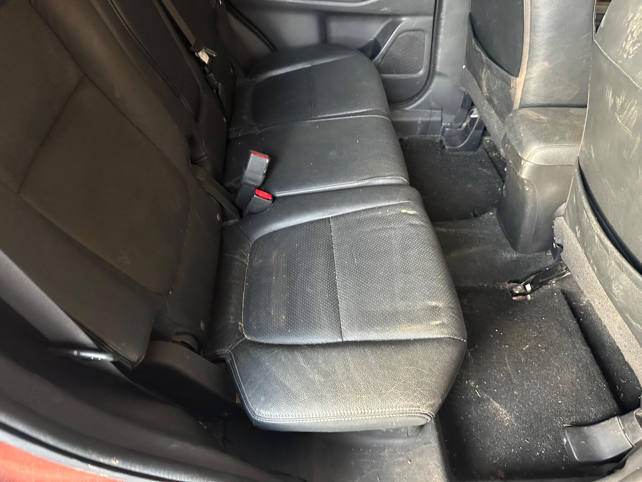 Mitsubishi Outlander view 11