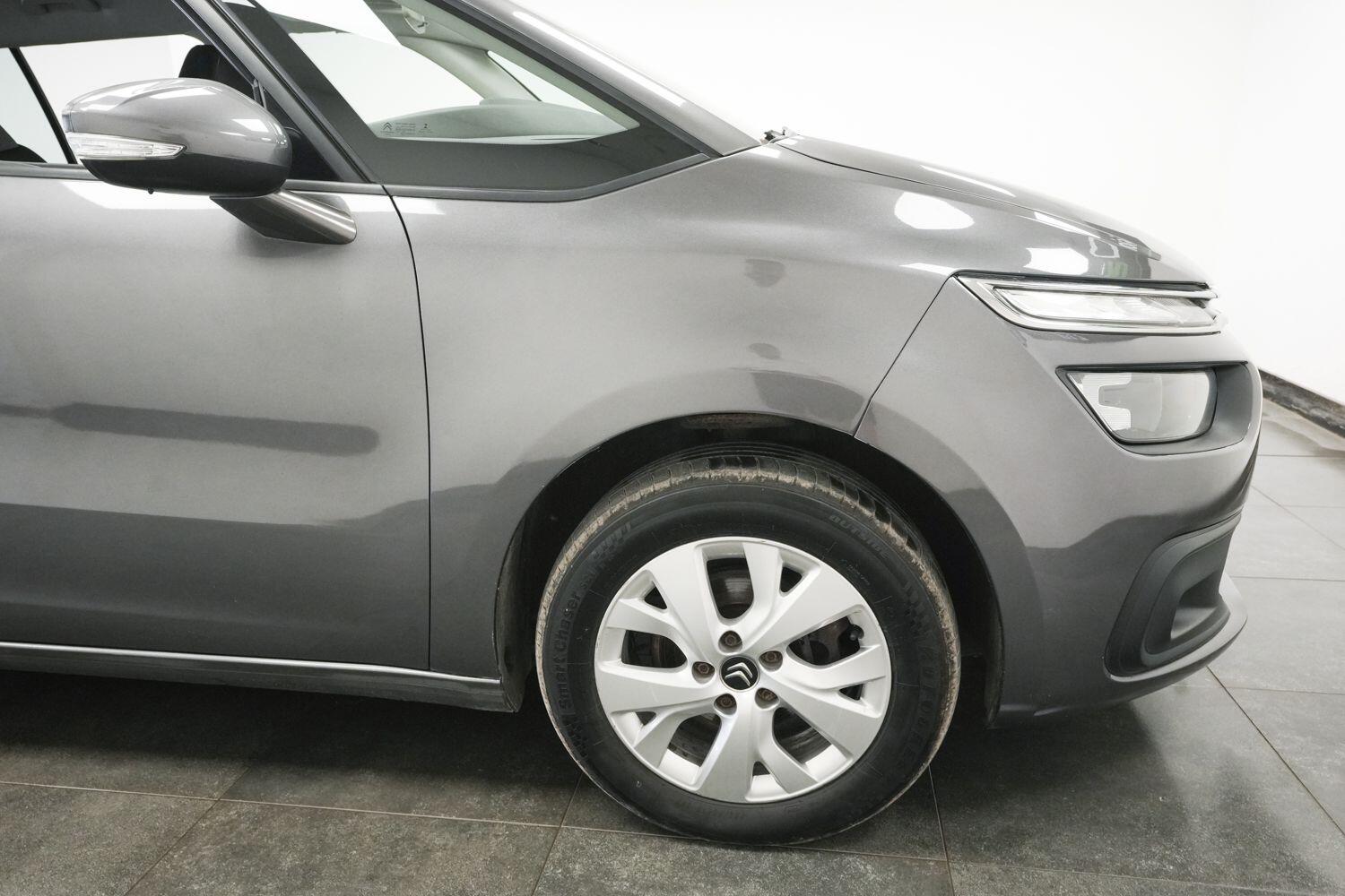 Citroen Grand C4 Spacetourer view 13