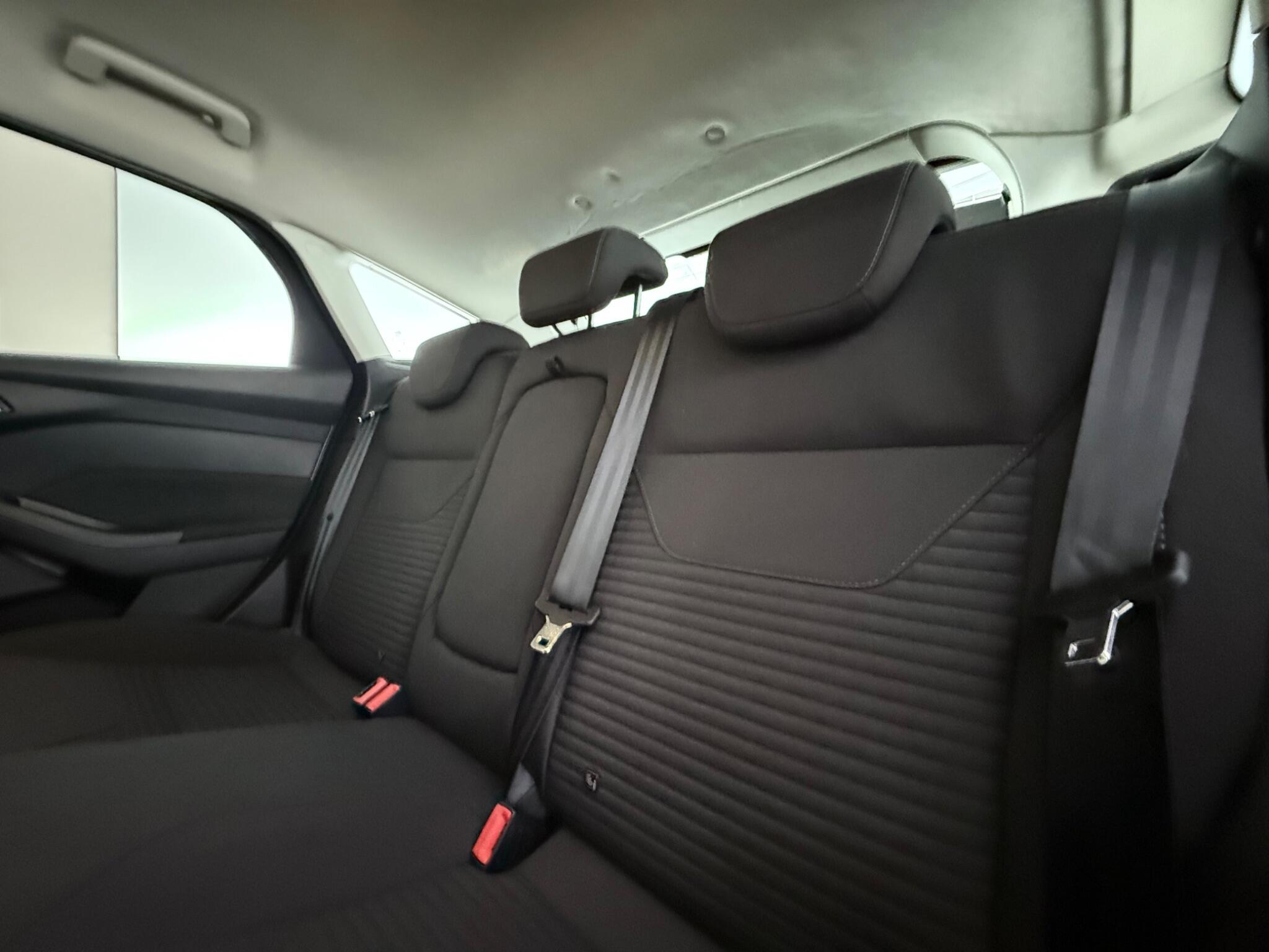Ford Focus view 31