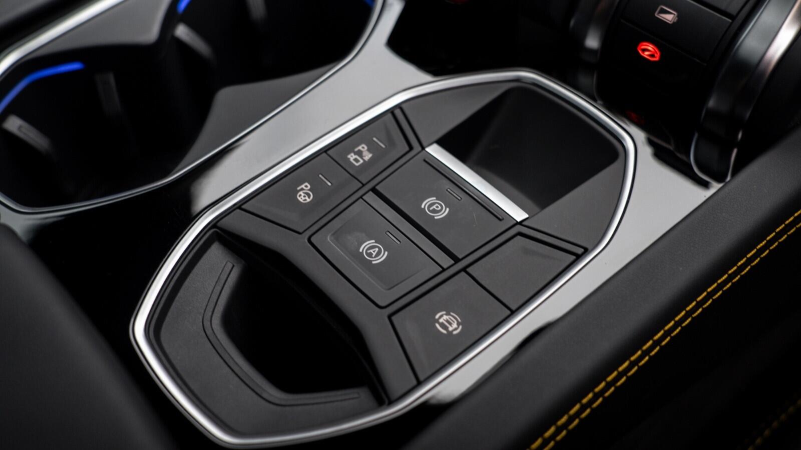 Lamborghini Urus view 44