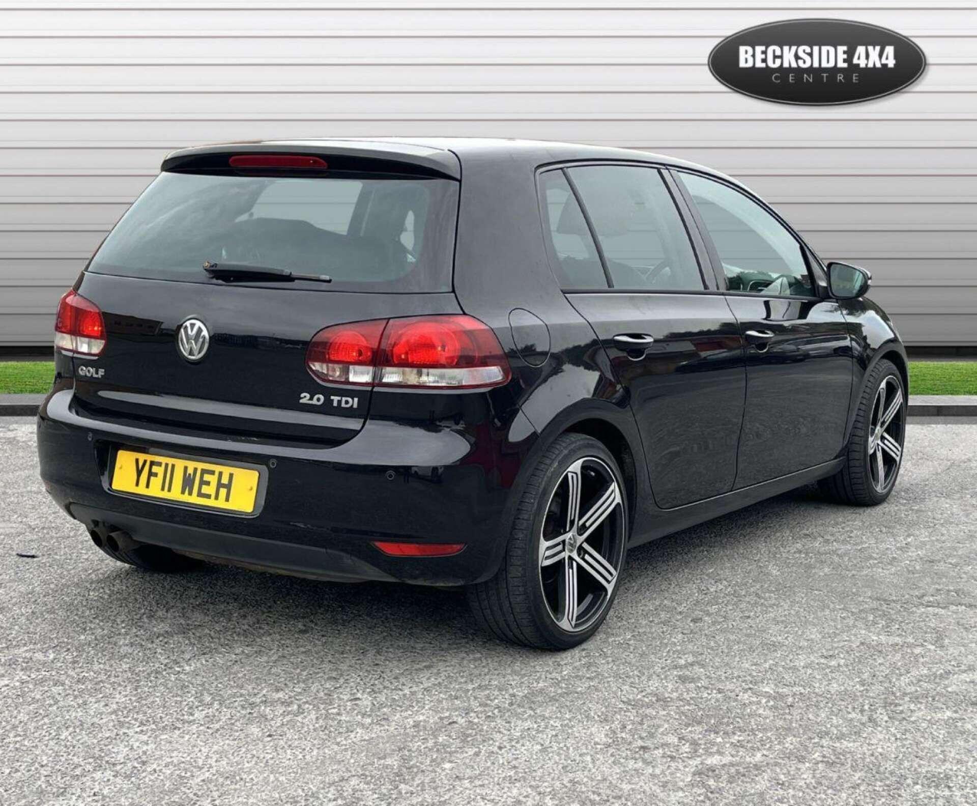 Volkswagen Golf view 3