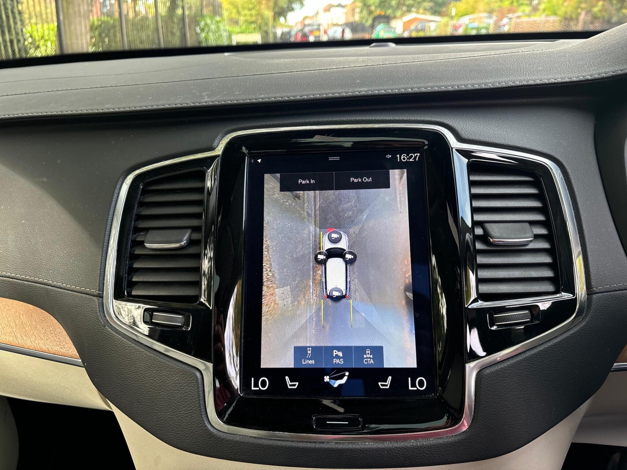 Volvo XC90 view 24